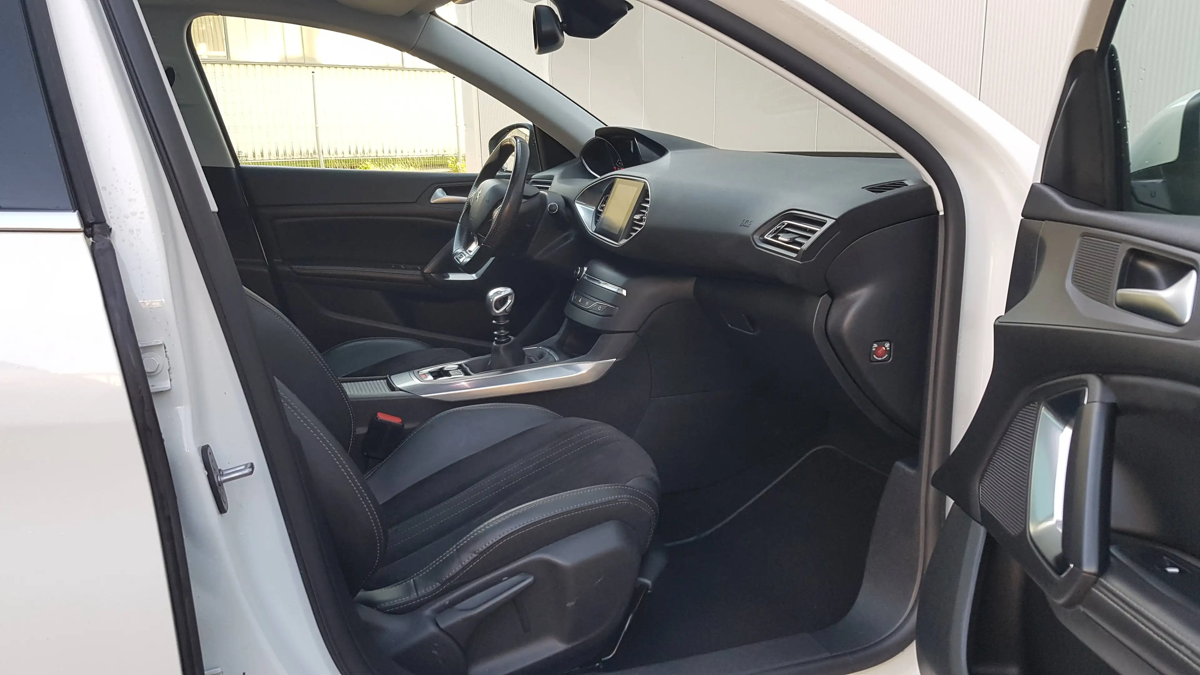 Peugeot 308 Allure GT-Line — photo 12
