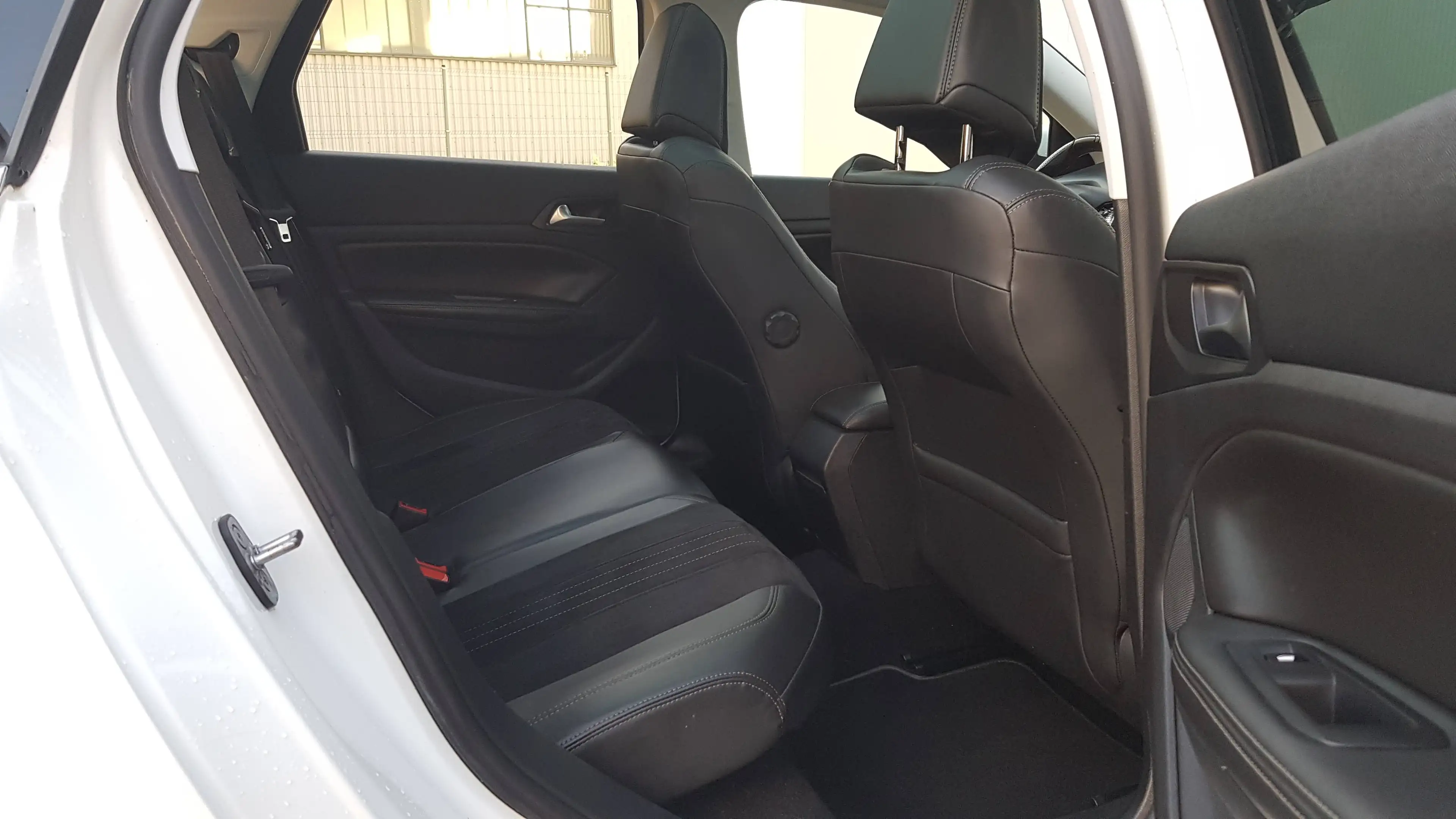 Peugeot 308 Allure GT-Line — photo 14