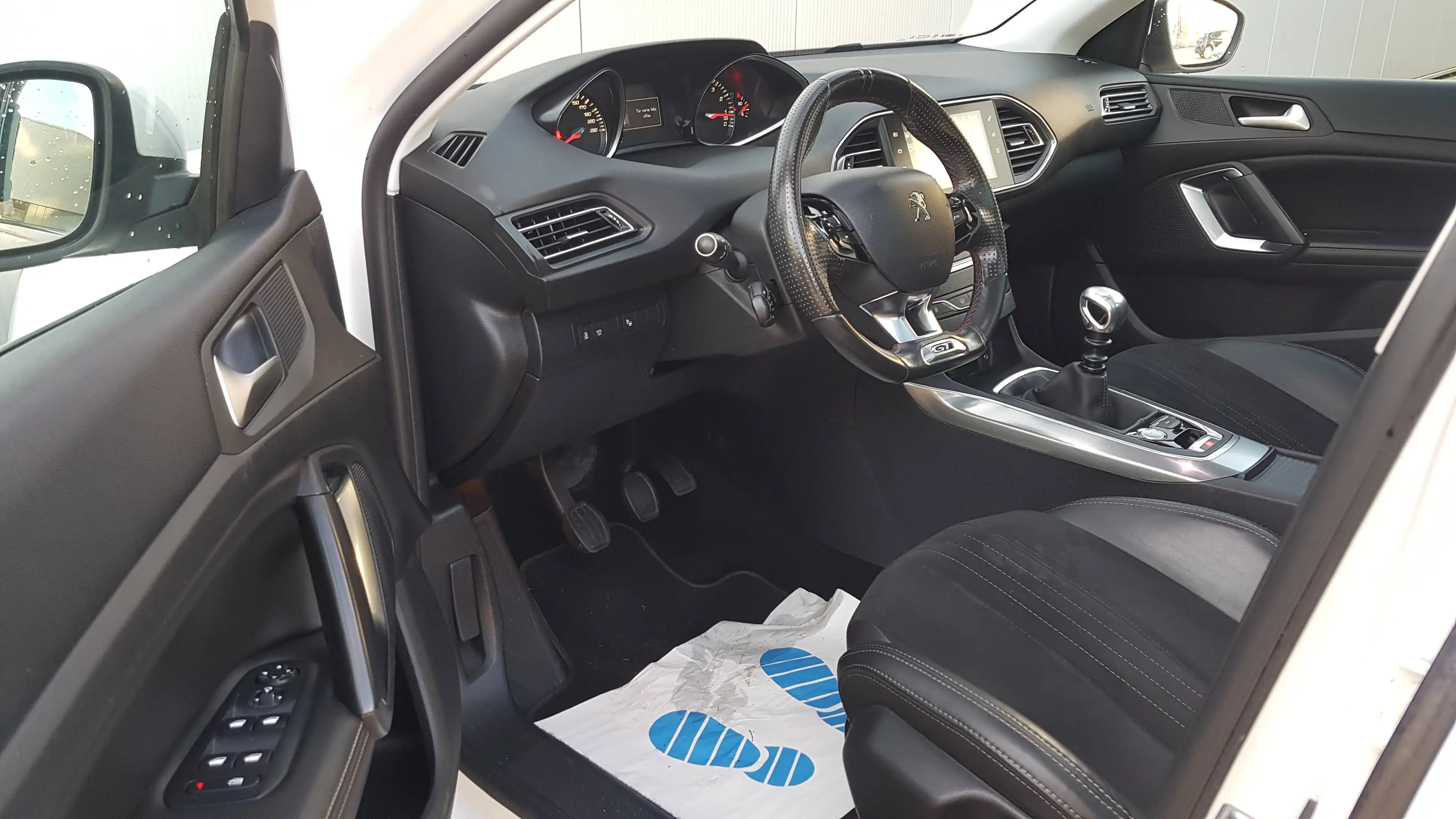Peugeot 308 Allure GT-Line — photo 9