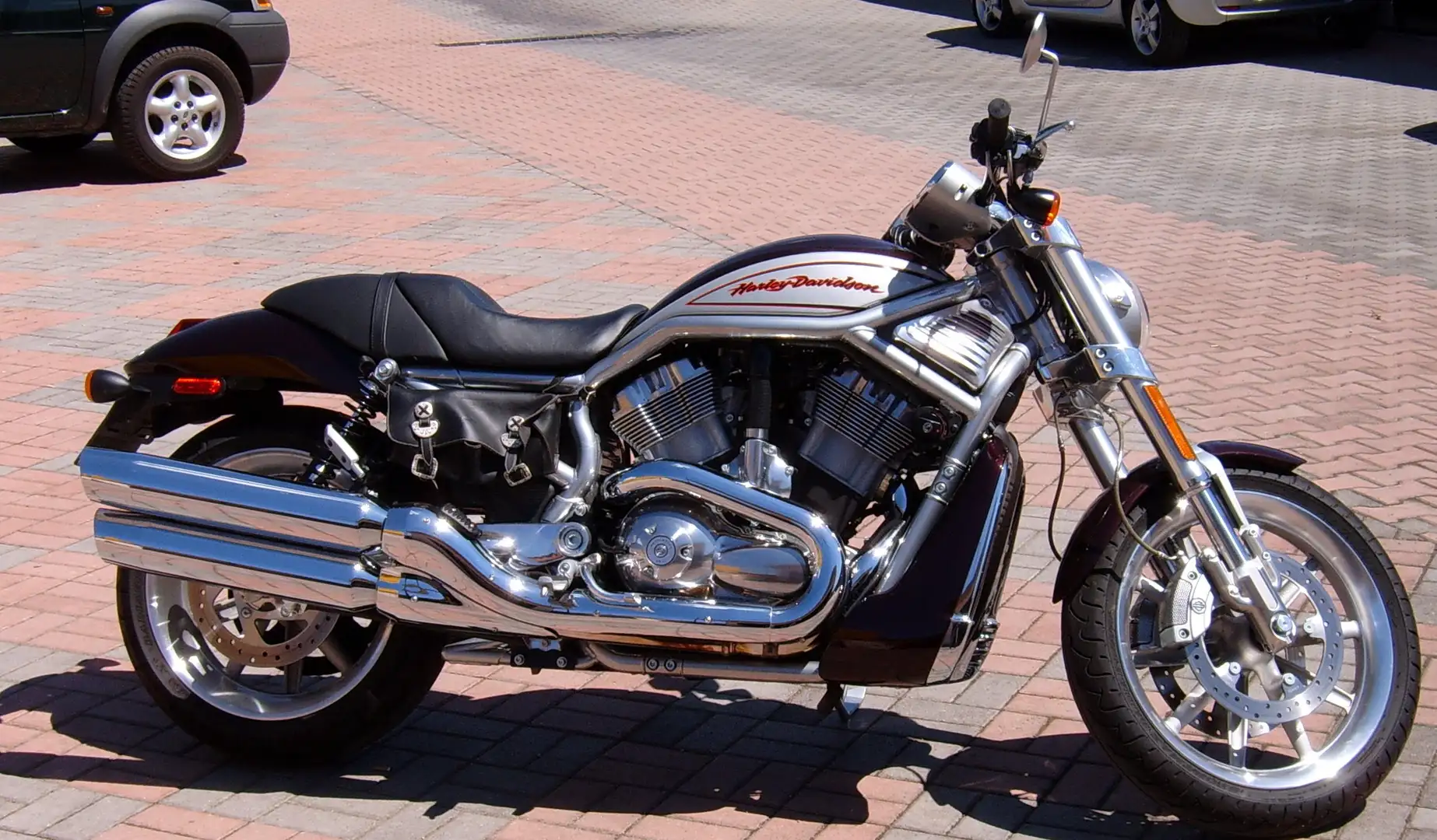 Harley-Davidson Street Rod Red - 1
