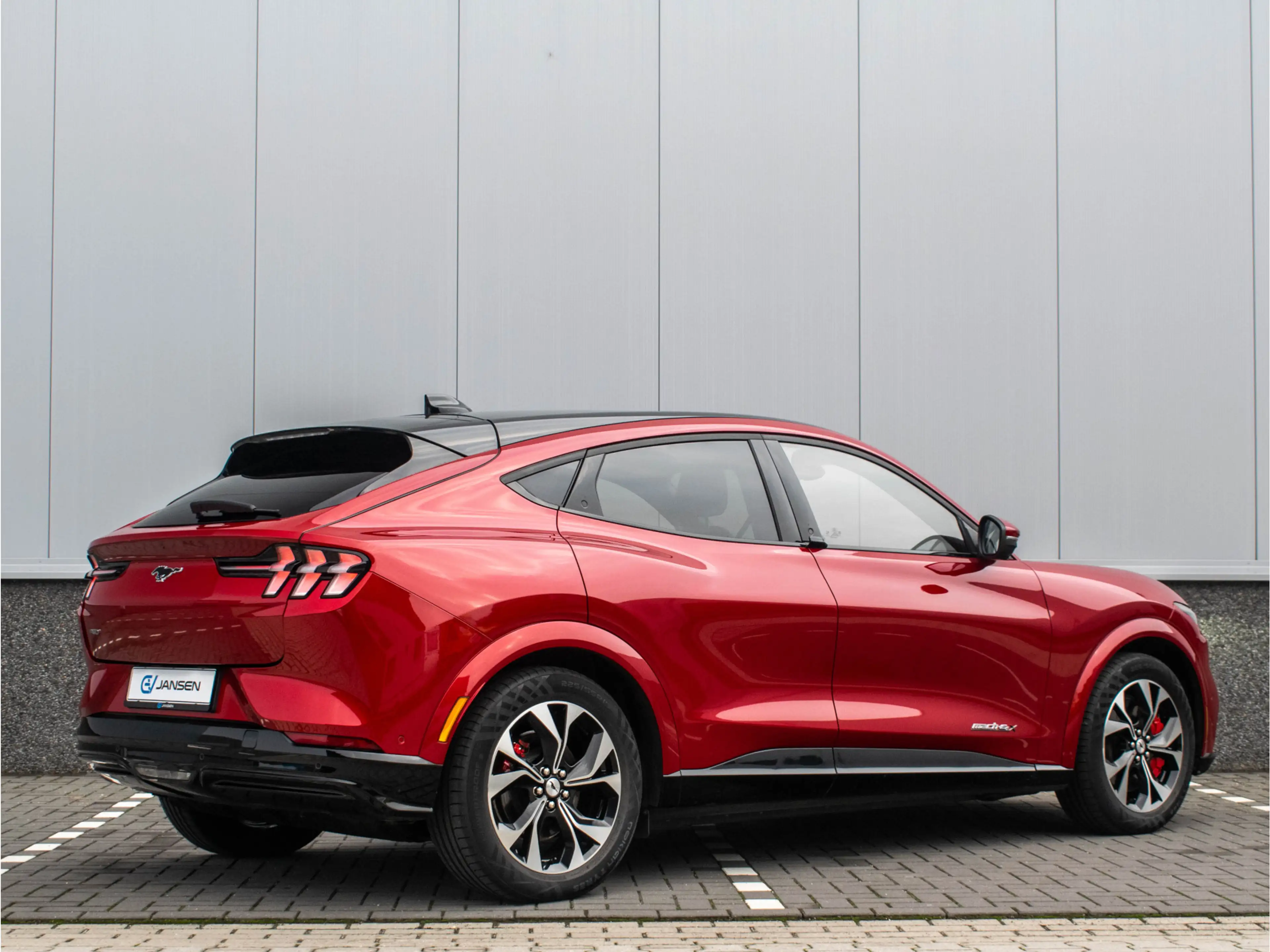 Ford Mustang Mach-E Extended First Edition AWD 98 kWh SOH 94,5 | Pano — photo 8