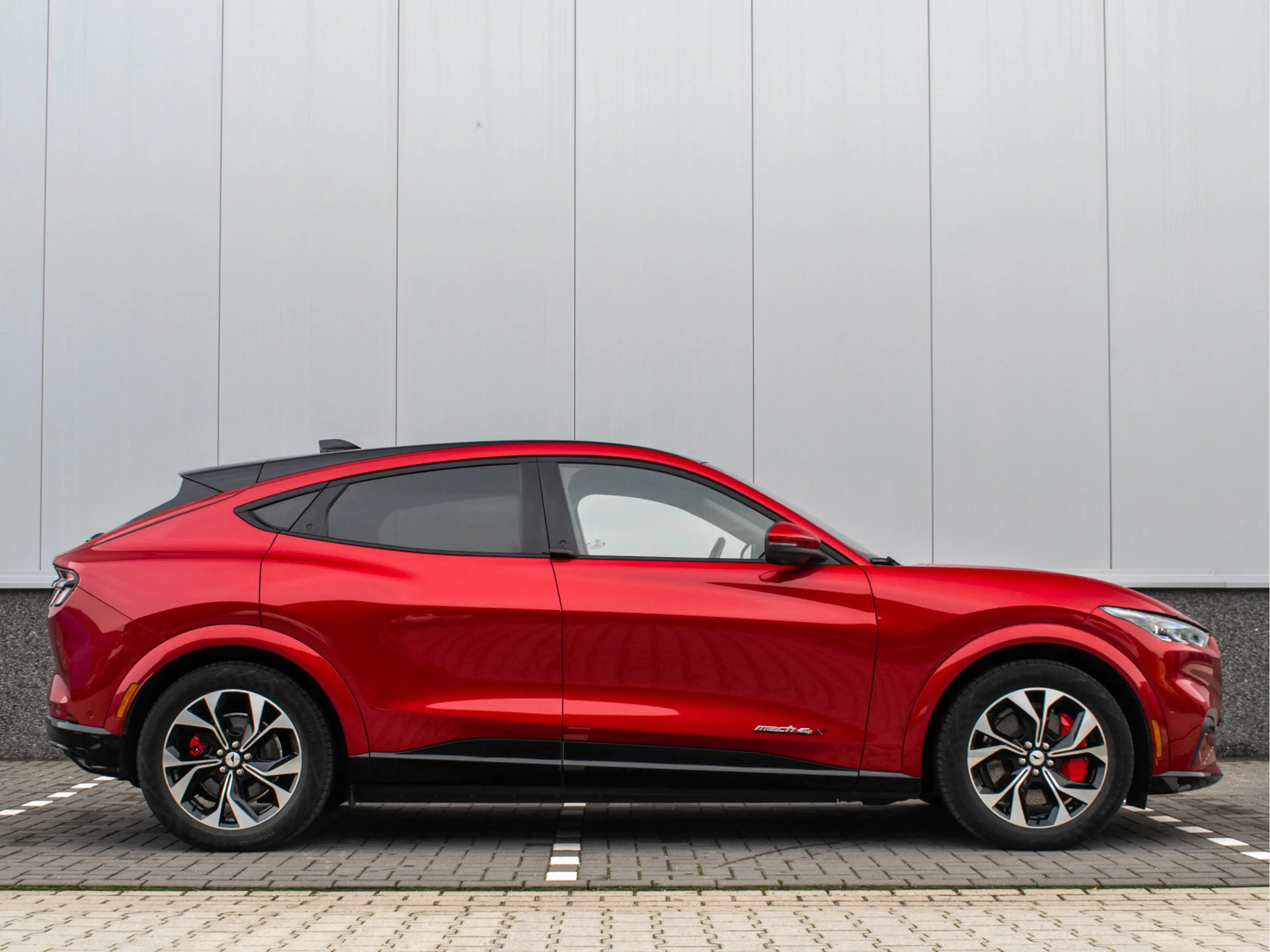 Ford Mustang Mach-E Extended First Edition AWD 98 kWh SOH 94,5 | Pano — photo 12