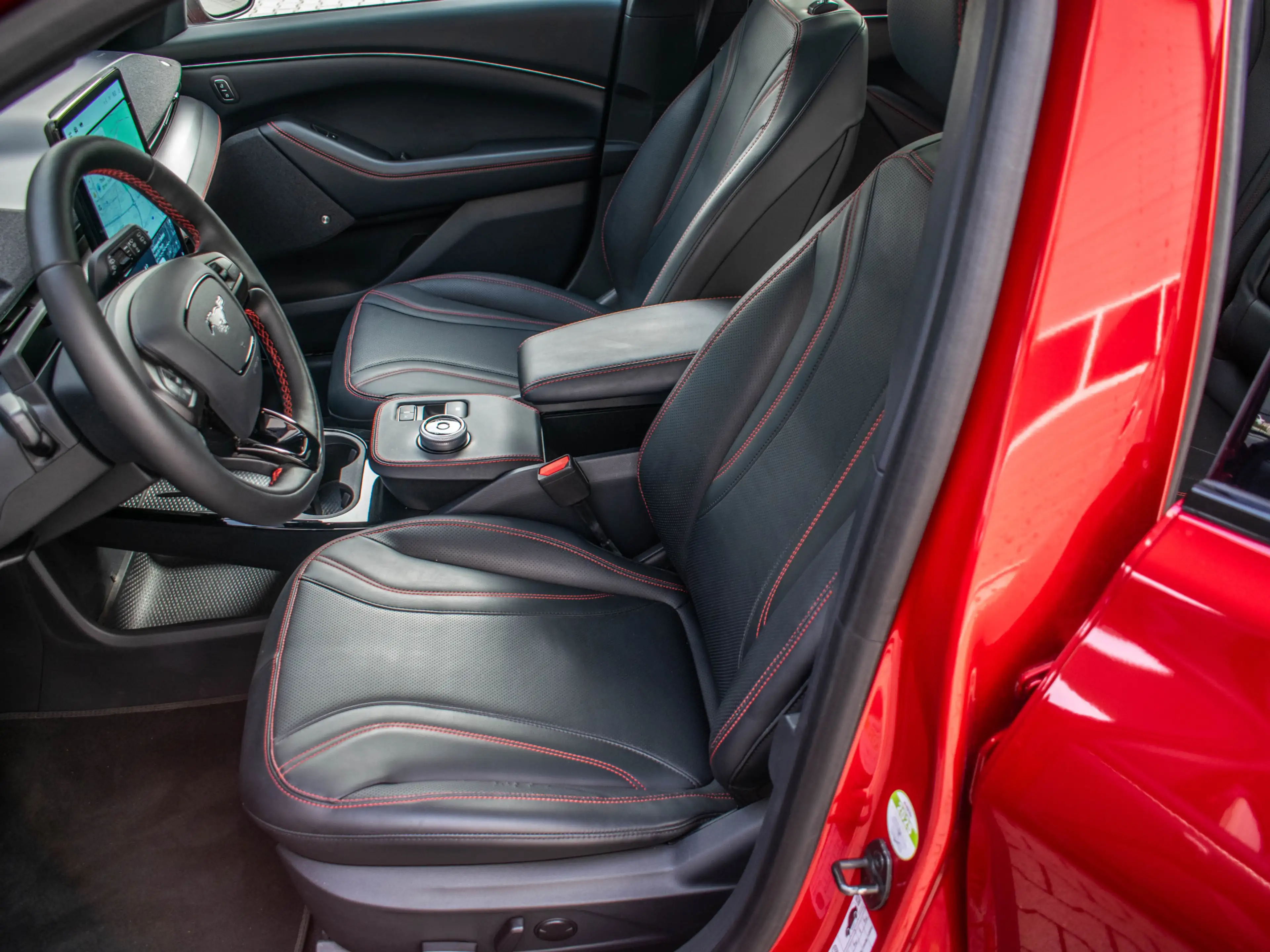 Ford Mustang Mach-E Extended First Edition AWD 98 kWh SOH 94,5 | Pano — photo 7