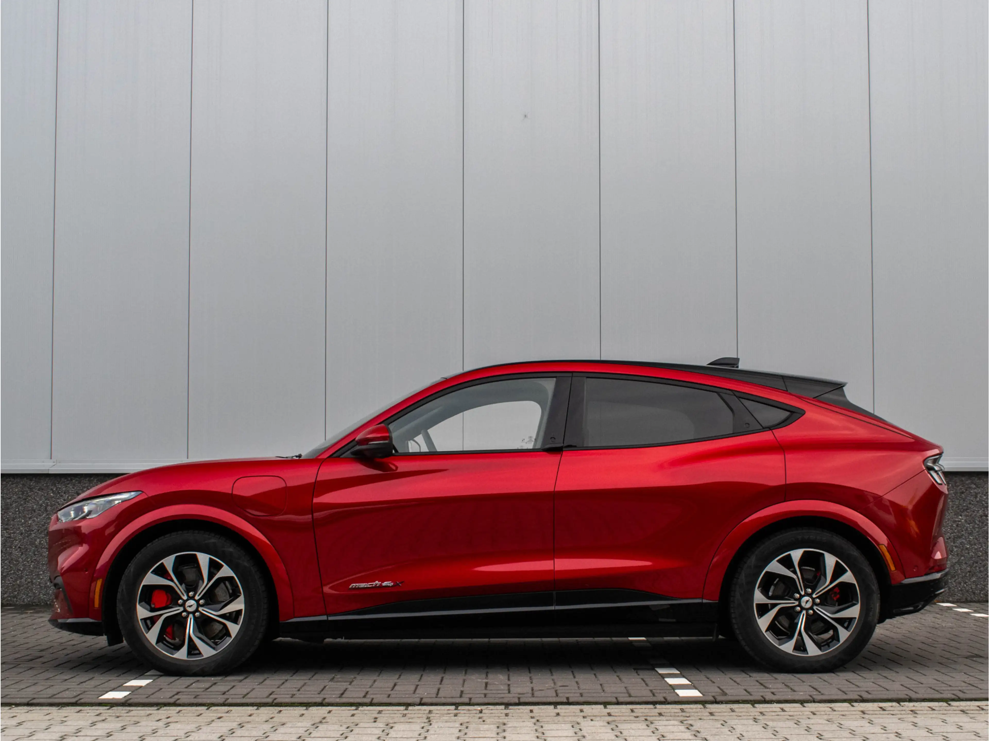 Ford Mustang Mach-E Extended First Edition AWD 98 kWh SOH 94,5 | Pano — photo 5