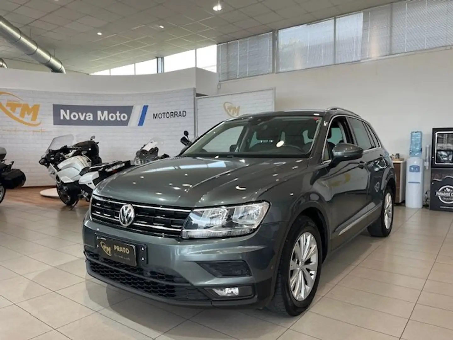 Volkswagen Tiguan 1.6 tdi Business 115cv Grau - 1