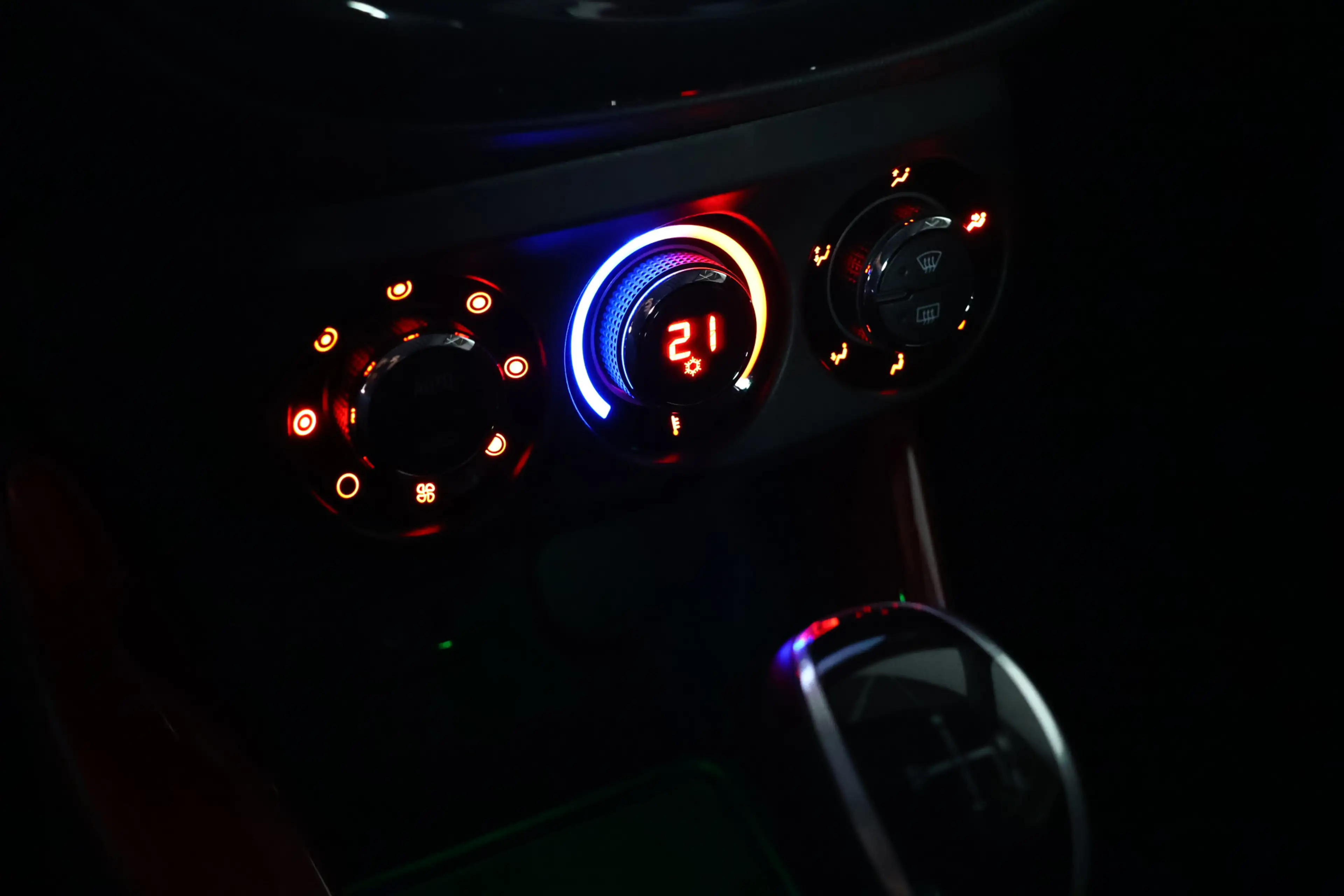 Opel Adam 1.4 Slam Bluetooth / Cruisecontrol / Automaat / Ai — photo 23