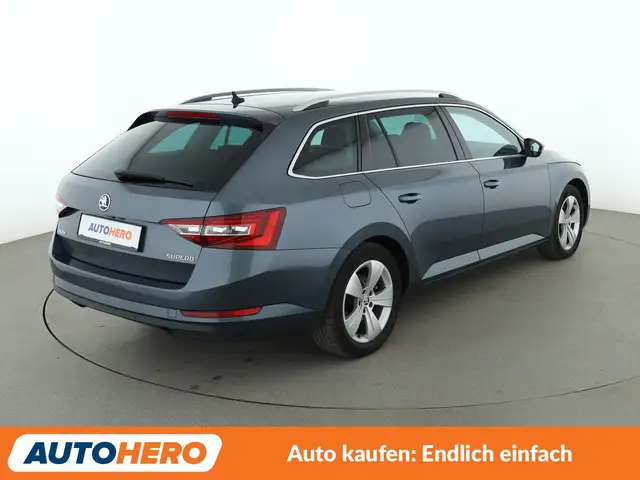Skoda Superb view 6