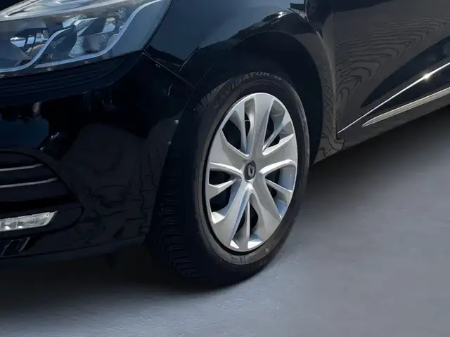 Renault Clio view 6