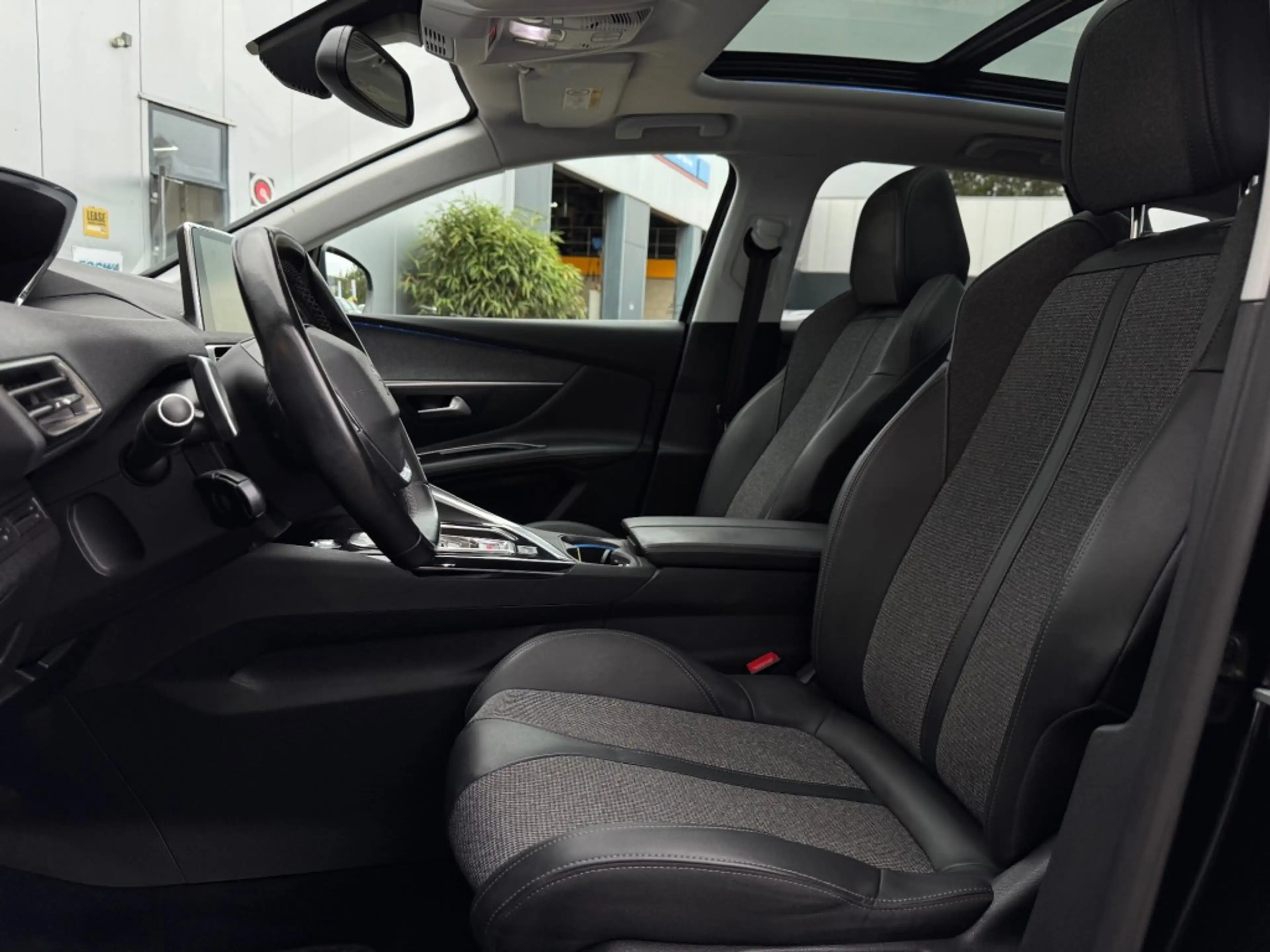 Peugeot 3008 1.2 PureTech Crossway - schuif/kanteldak - camera — photo 21