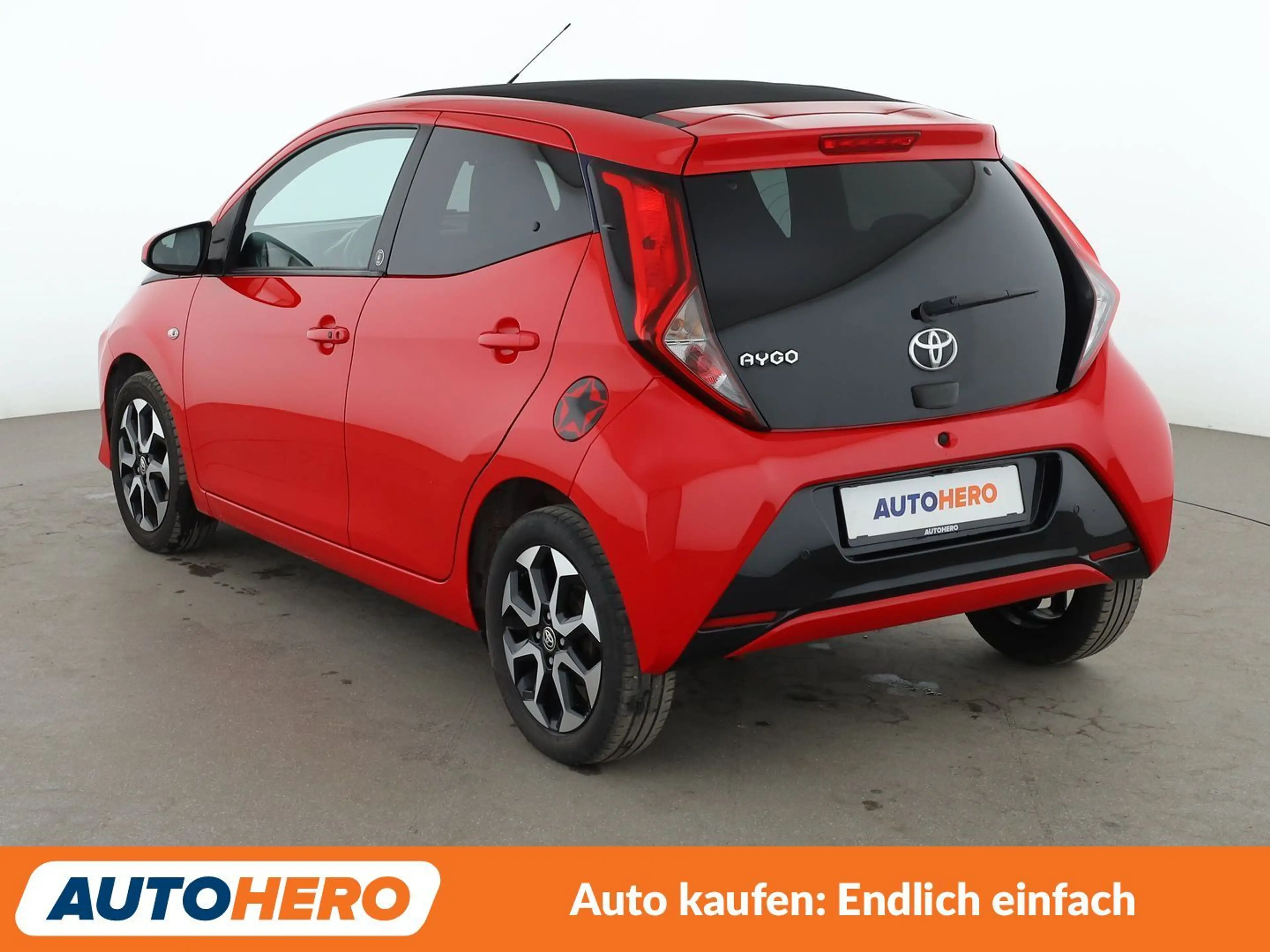 Toyota Aygo 1.0 x-play Team D Aut*PDC*KLIMA*GARANTIE* — photo 4