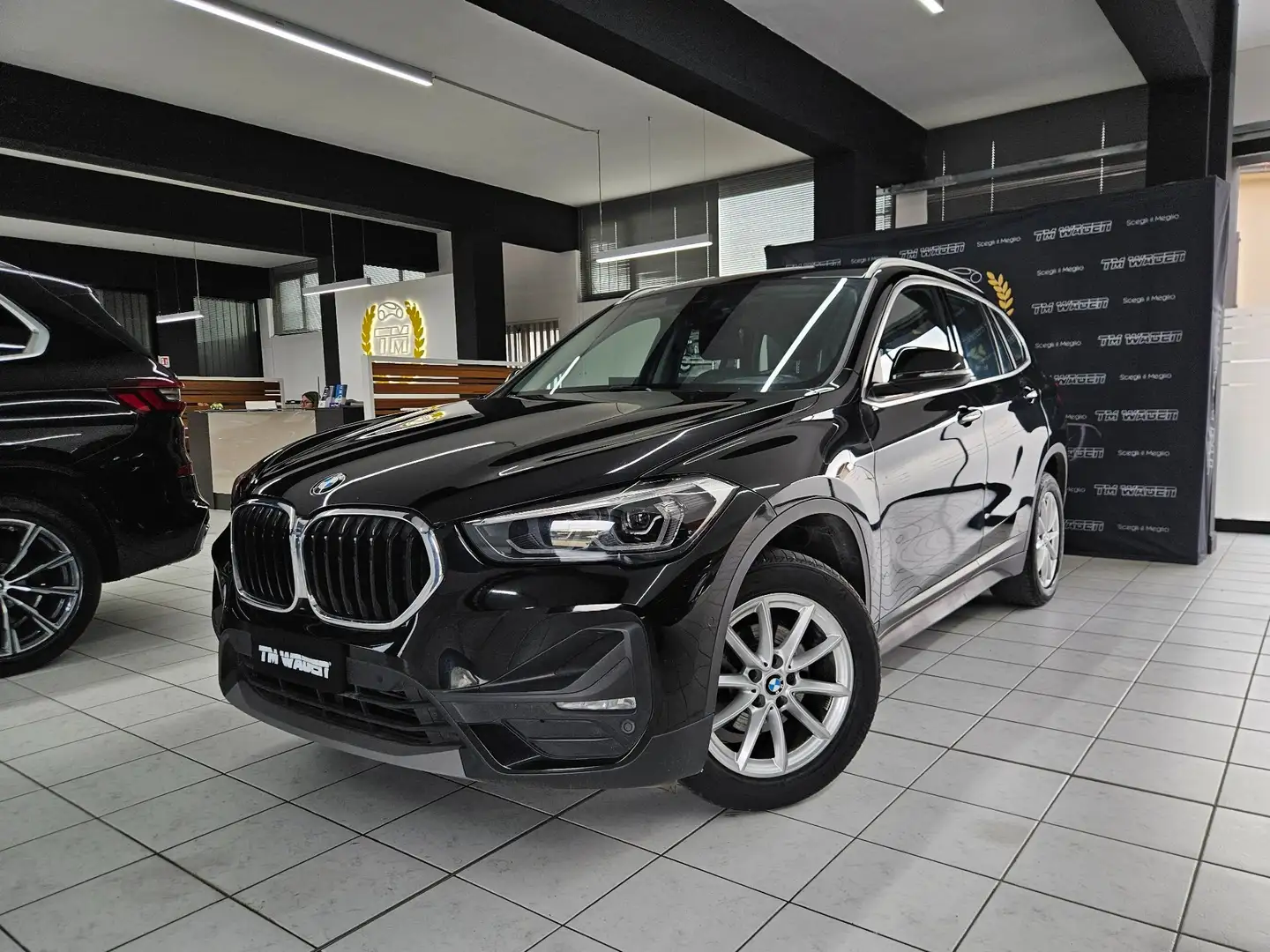 BMW X1 sdrive16d Business Advantage - TAGLIANDI UFFICIALI Nero - 1