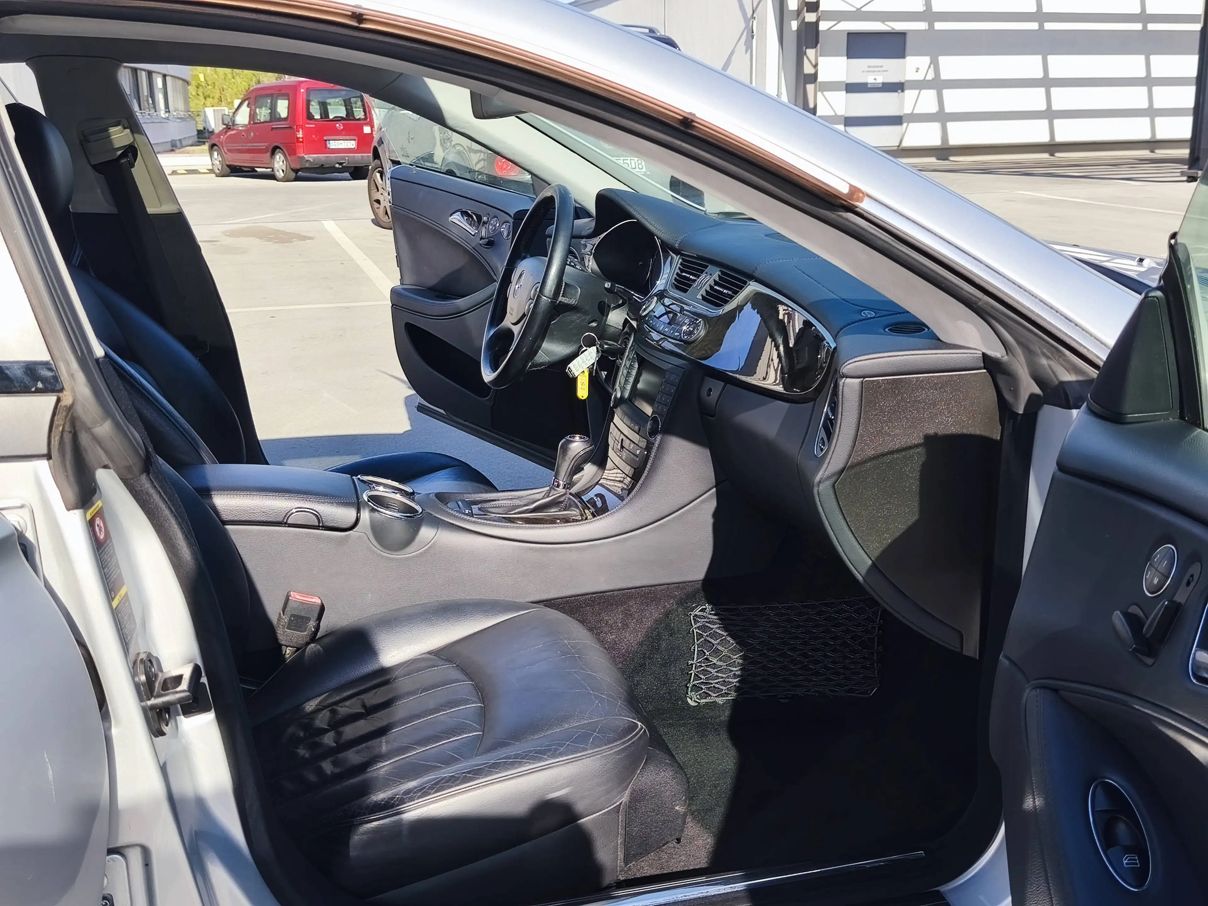 Mercedes-Benz CLS 350 CLS 350 BI-XENON/VOLLLEDER/MEMORY/SHZ/PDC/18ZOLL/ALARM — photo 11