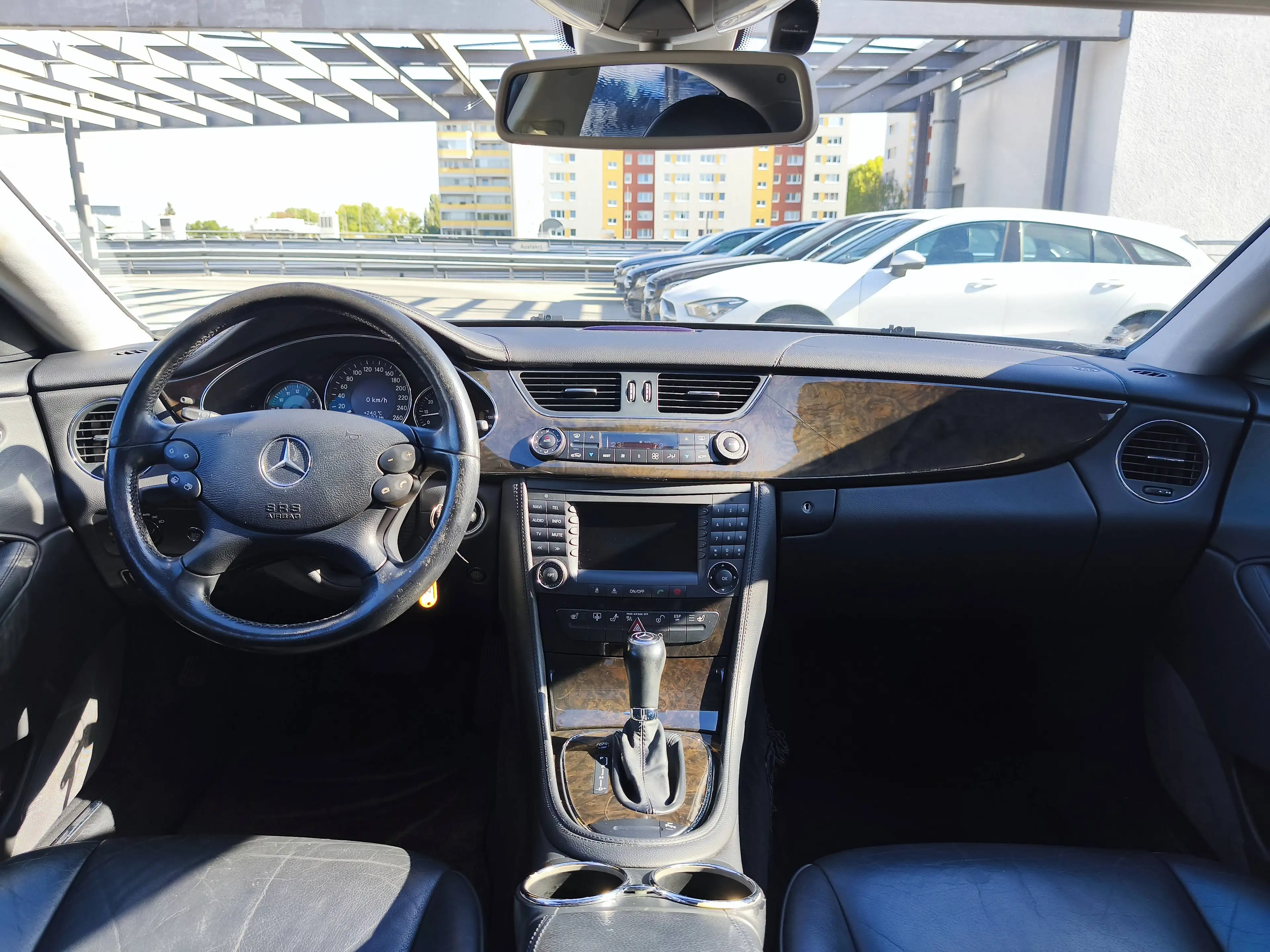 Mercedes-Benz CLS 350 CLS 350 BI-XENON/VOLLLEDER/MEMORY/SHZ/PDC/18ZOLL/ALARM — photo 8