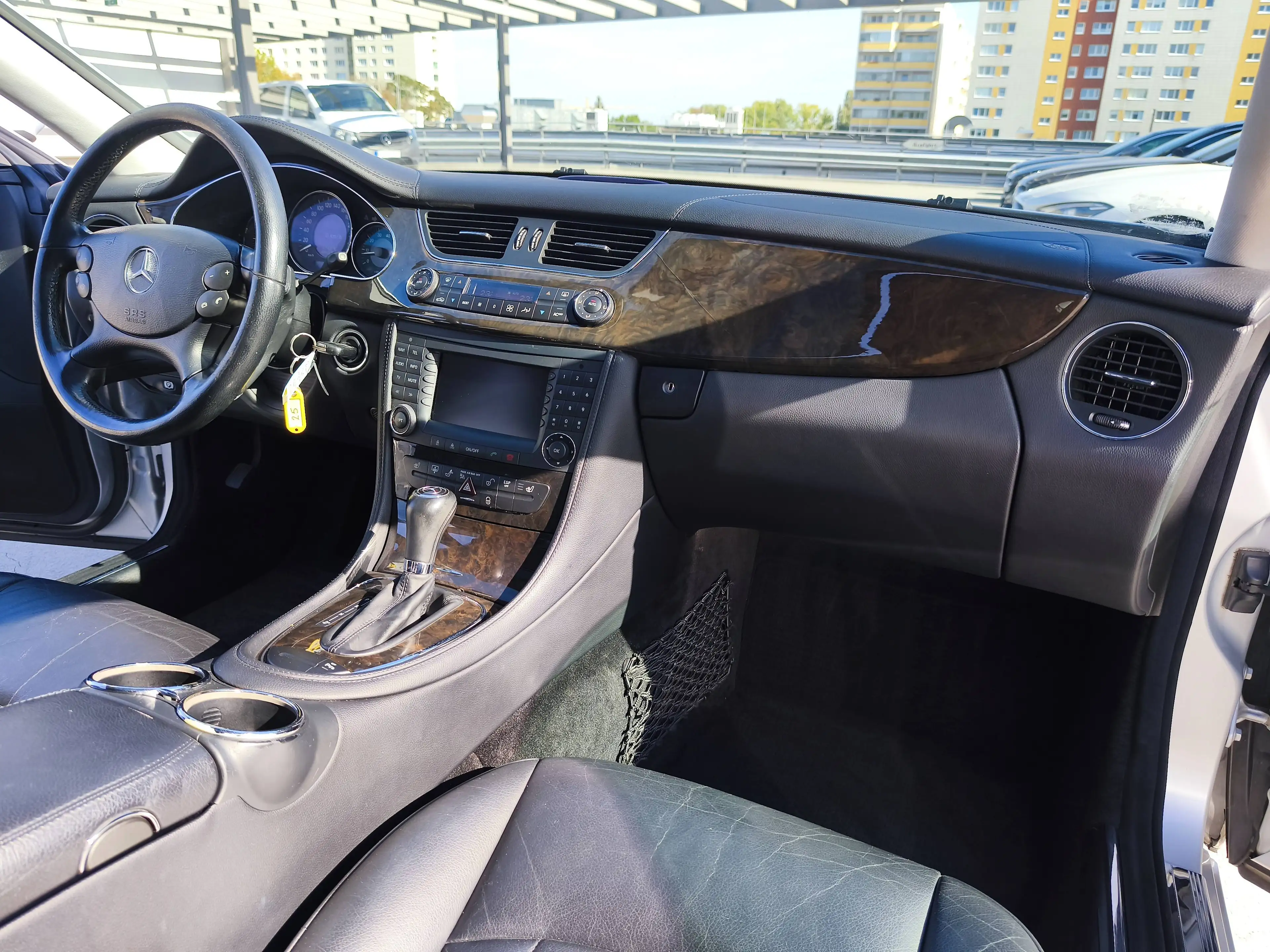 Mercedes-Benz CLS 350 CLS 350 BI-XENON/VOLLLEDER/MEMORY/SHZ/PDC/18ZOLL/ALARM — photo 10