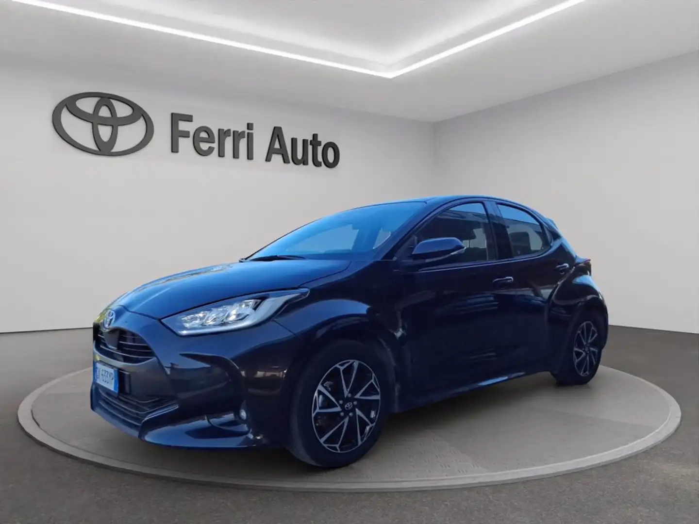 Toyota Yaris 1.5h trend Black - 1