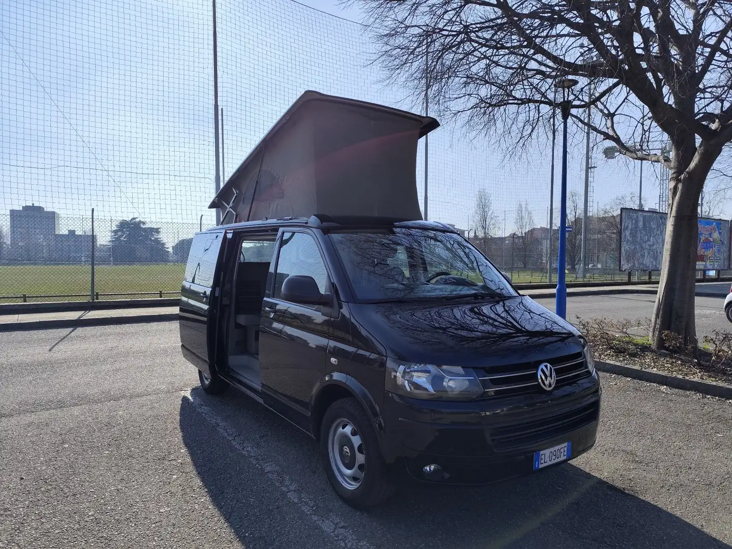 Volkswagen T5 California - 1