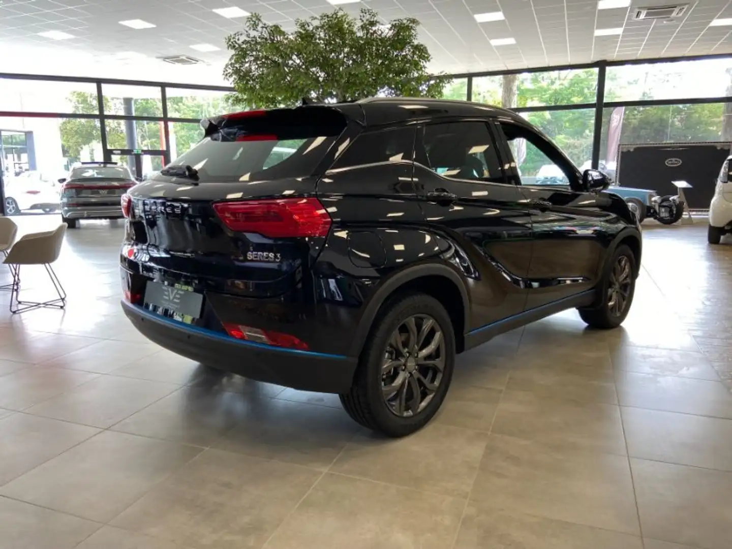 Seres Sonstige LUXE 120kW (163ch) Toit Pano Ouvrant GPS Caméra 360 Schwarz - 2