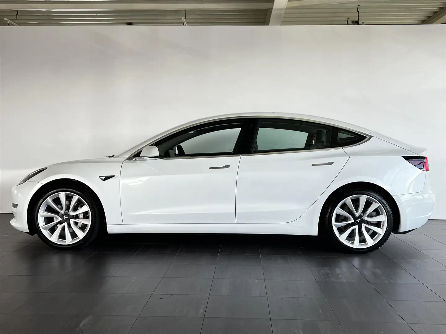 Tesla Model 3 Long-Range Dual Motor AWD White - 2