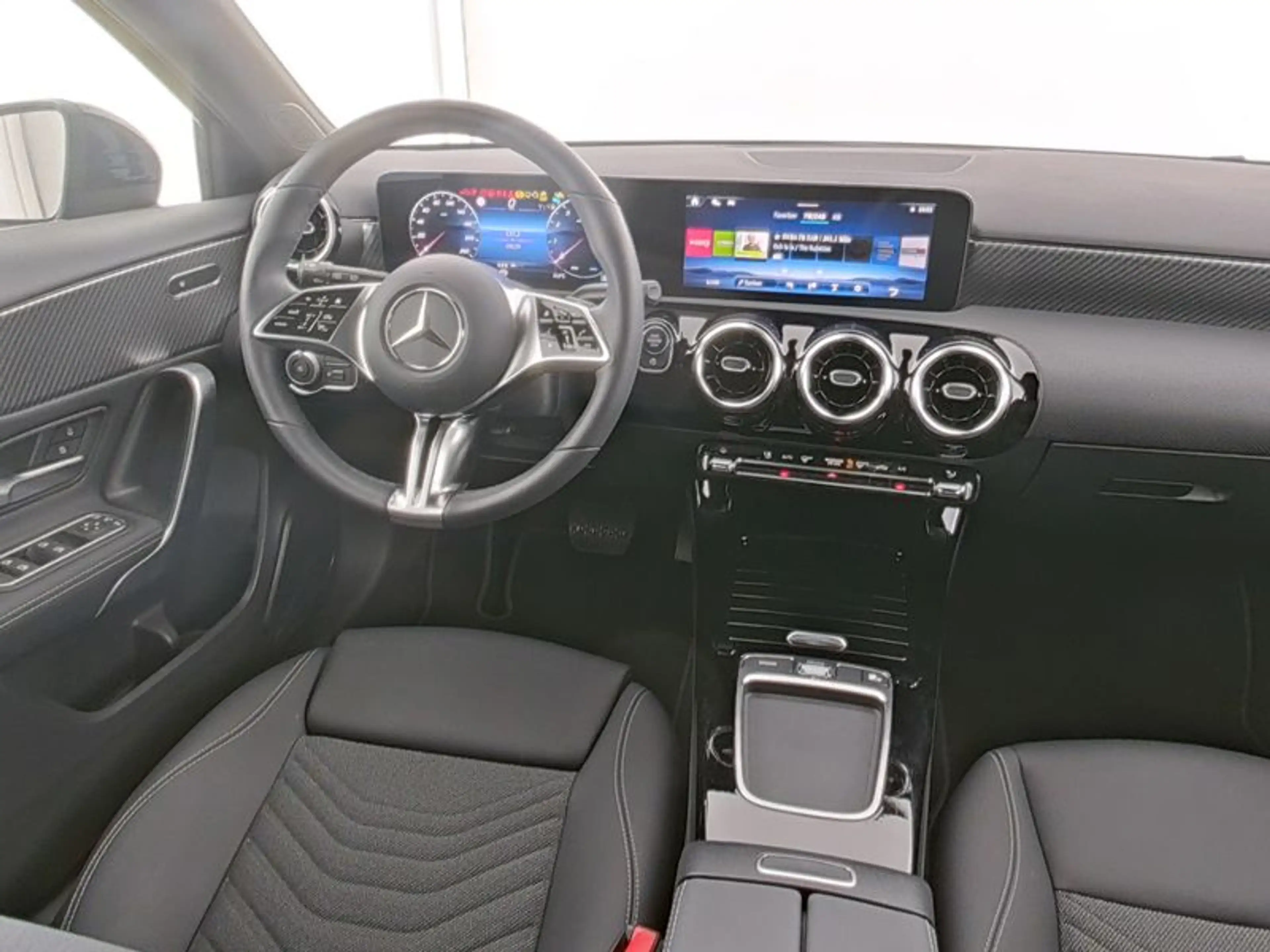 Mercedes-Benz A 200 , NIGHT PROGRESSIVE AHK KAMERA PANO SPUR — photo 8