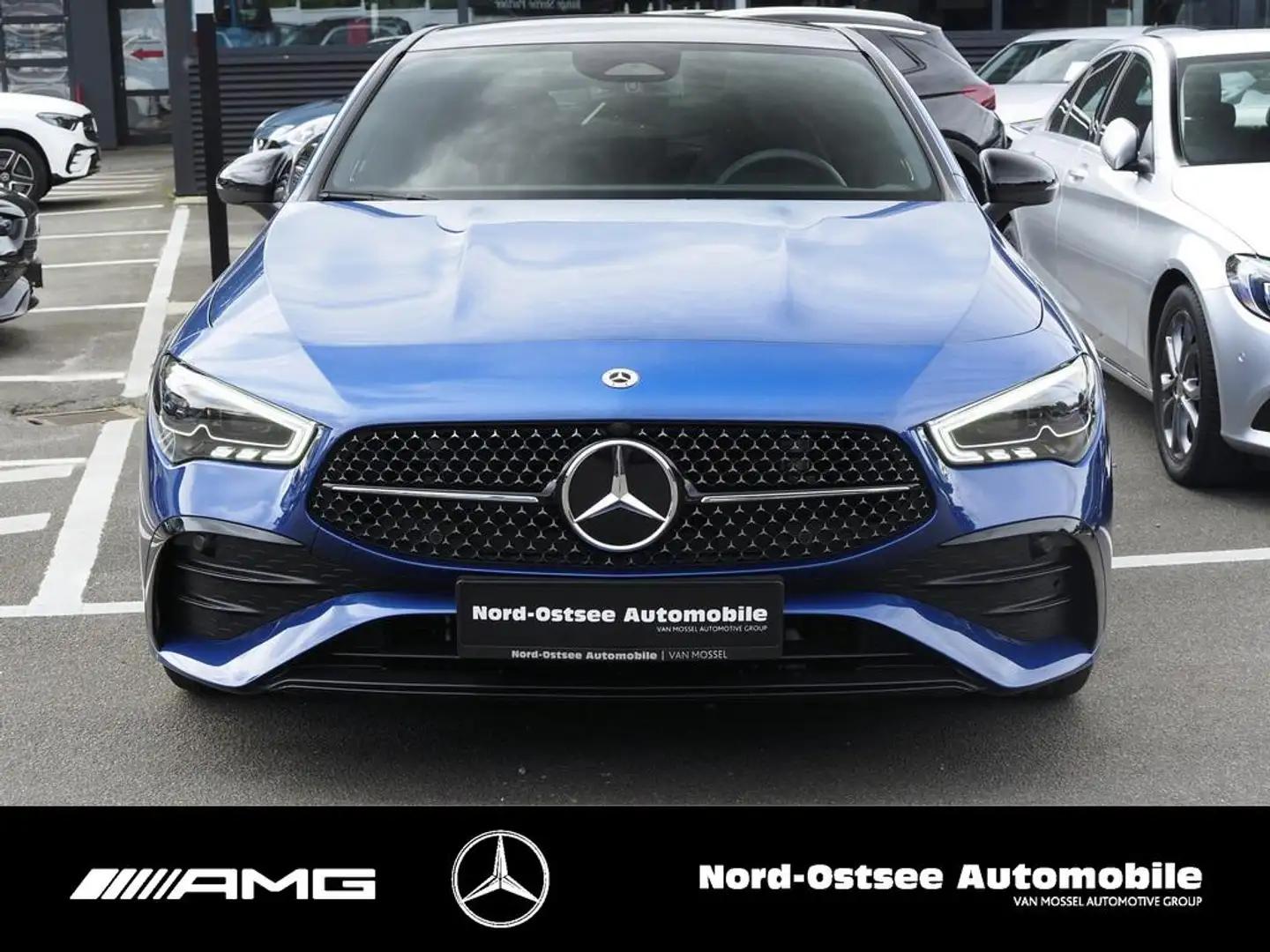 Mercedes-Benz CLA 200 SB AMG Prem. Night Pano Burmester 19" SH Blauw - 2