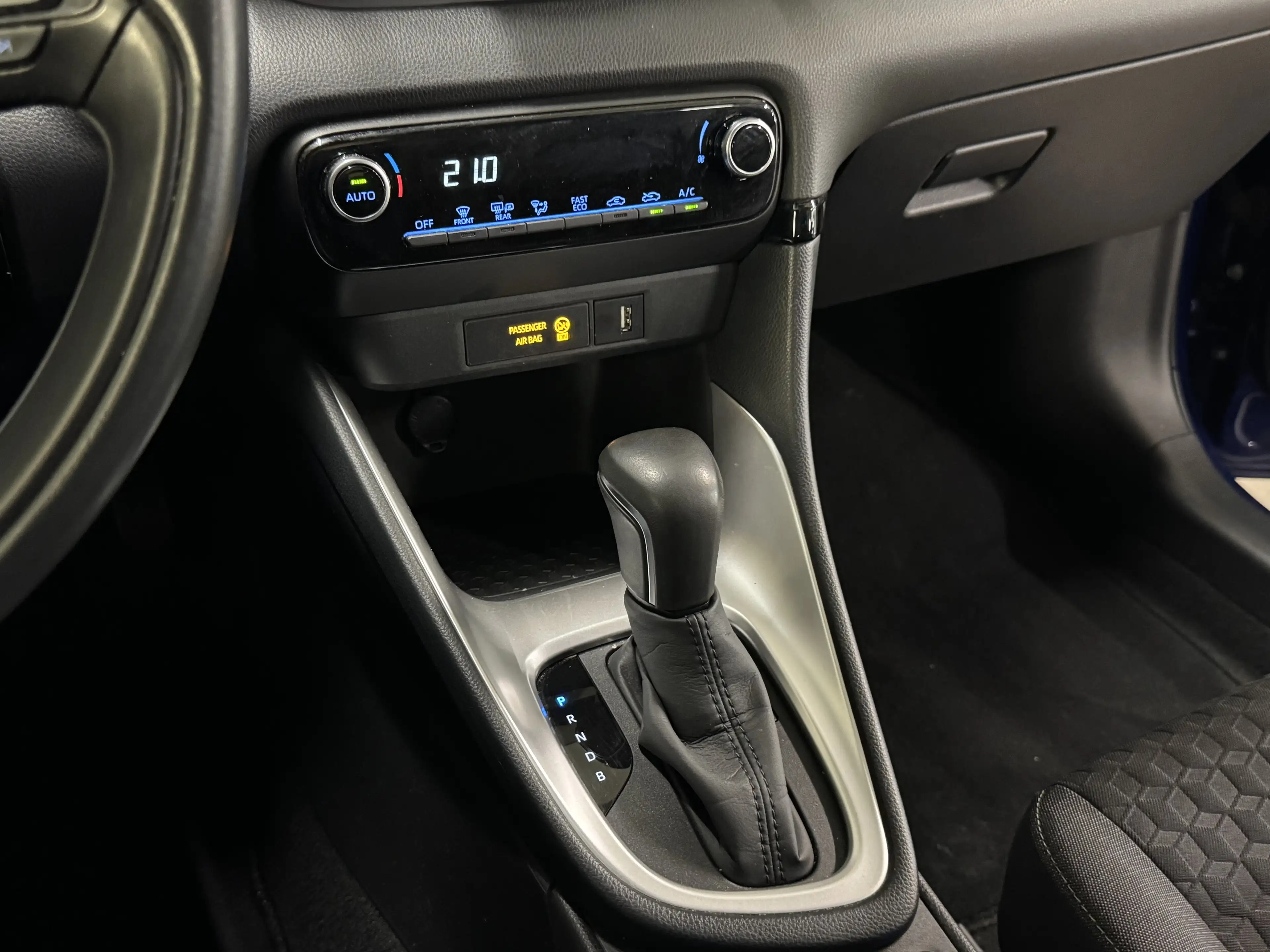 Toyota Yaris 1.5 Hybrid | Dynamic 5-Drs | Airco-Ecc | Camera | — photo 19