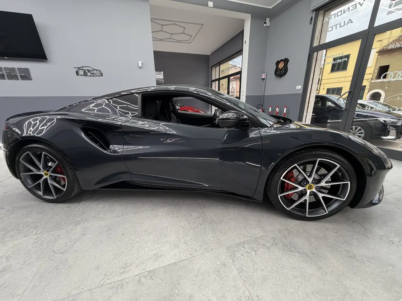 Lotus Emira 2025