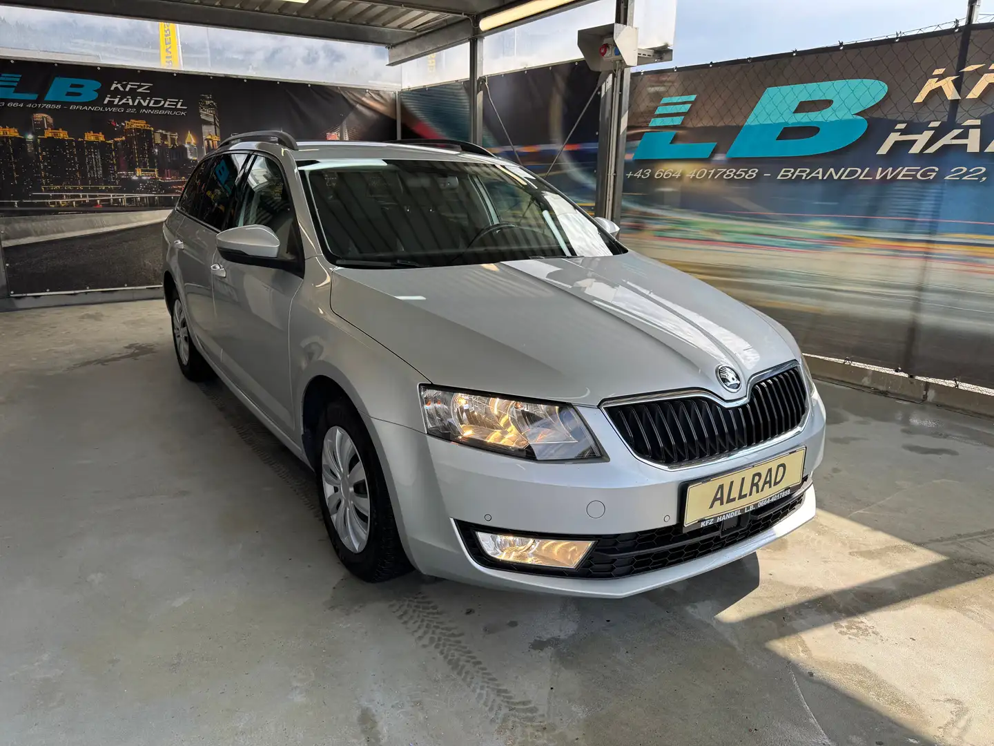 Skoda Octavia Ambition 4x4 Grau - 1