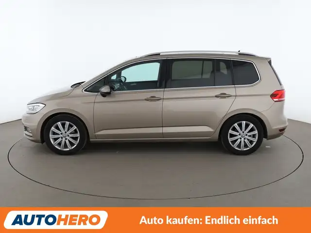 Volkswagen Touran view 3
