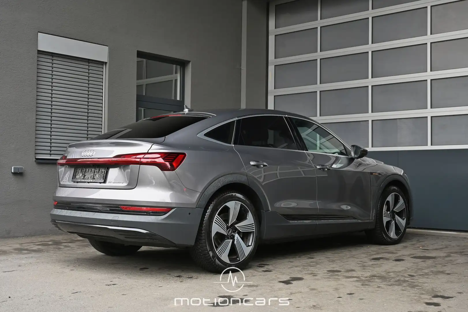 Audi e-tron Sportback 55 quattro Grau - 2