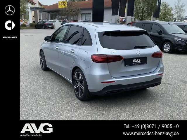 Mercedes-Benz B-Class view 4