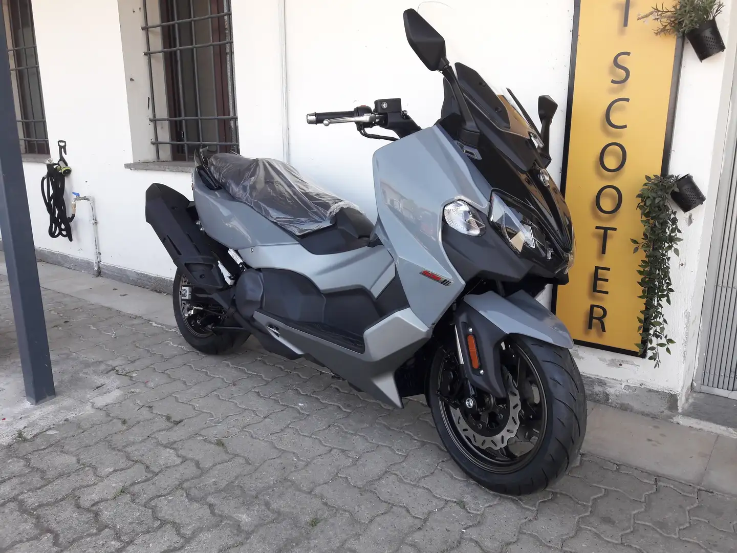 nuovo SYM Maxsym TL Scooter a Ospedaletto - Pisa per € 8.999,-