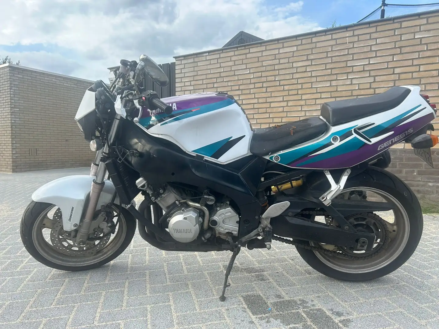 Yamaha FZR 600 Wit - 1