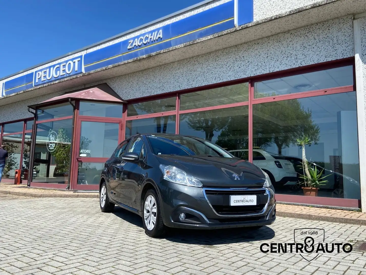 Peugeot 208 5p 1.6 bluehdi Active 75cv Gris - 1