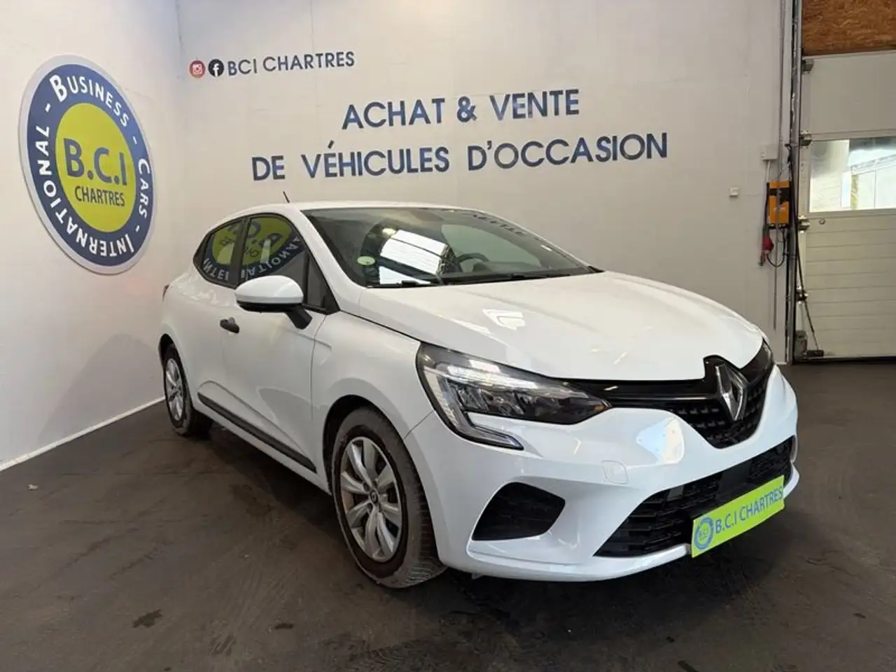Renault Clio Citadine 5 portes — photo 2