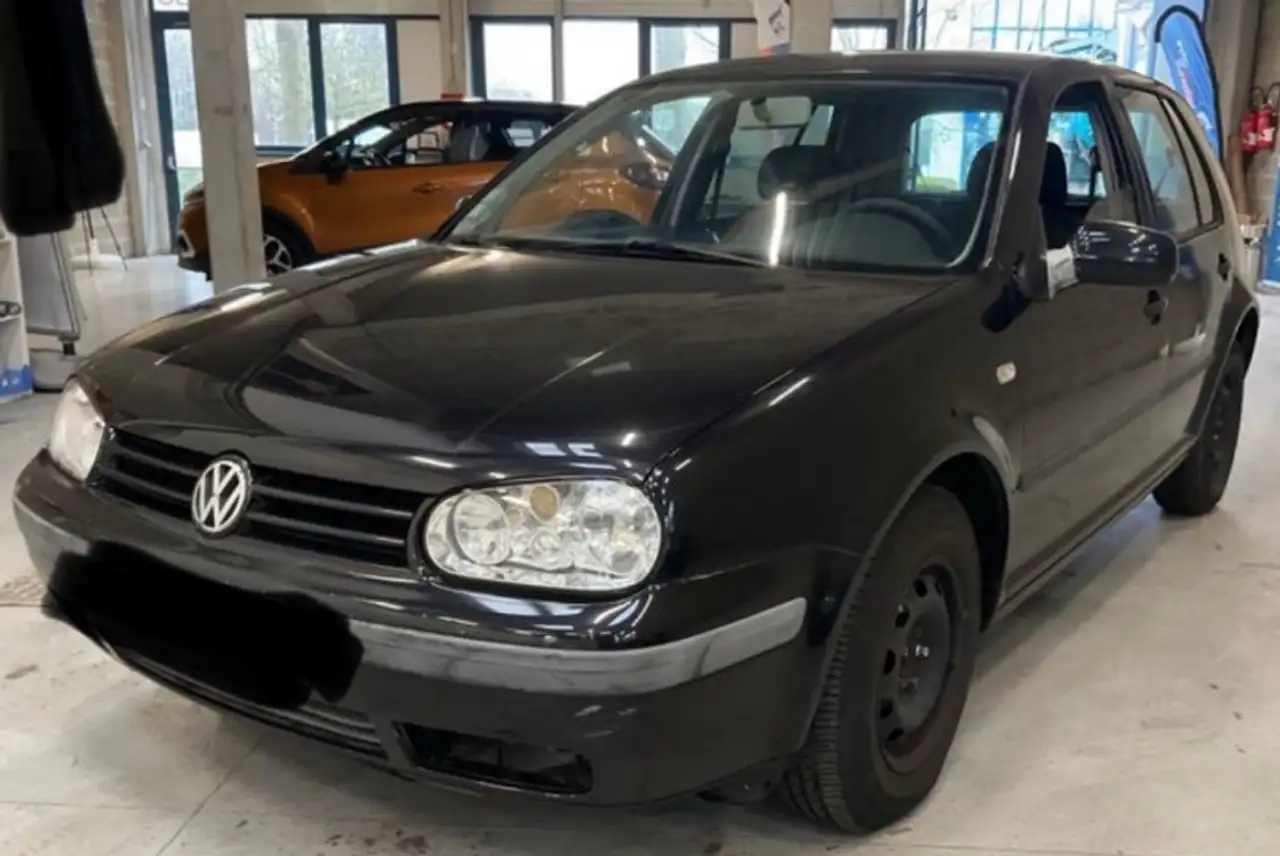 Volkswagen Golf 1.6 105CH 5P