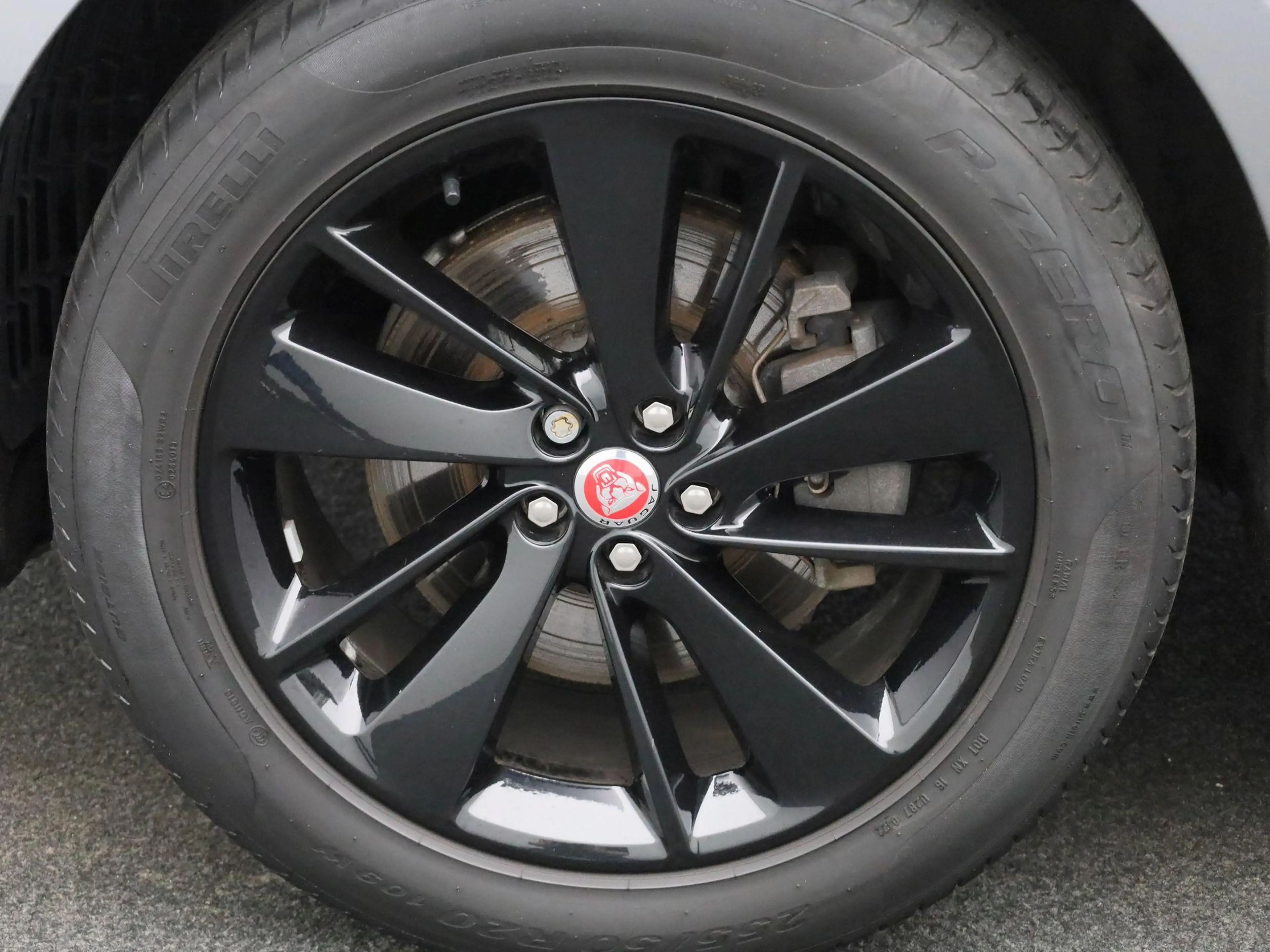 Jaguar F-Pace 2.0 P250 R-Dynamic SE | LEER | MERIDIAN AUDIO | CA — photo 13