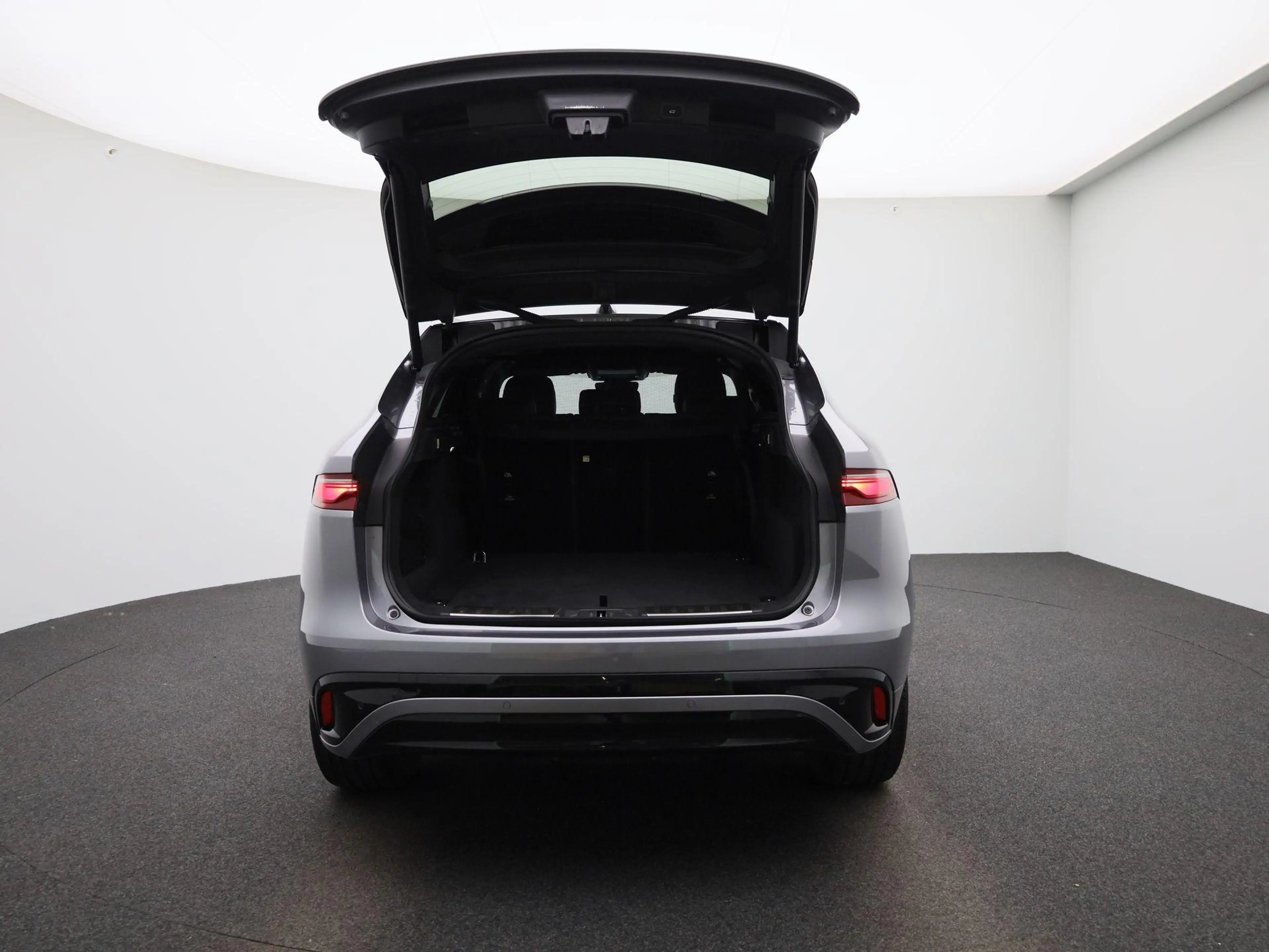 Jaguar F-Pace 2.0 P250 R-Dynamic SE | LEER | MERIDIAN AUDIO | CA — photo 11