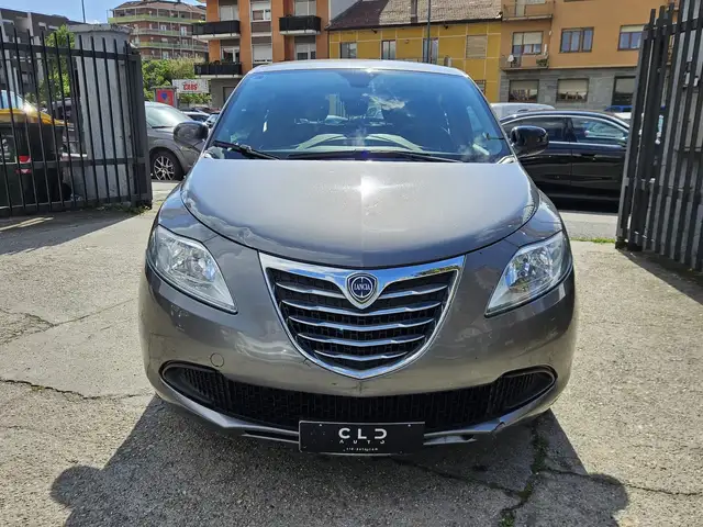 Lancia Ypsilon view 2
