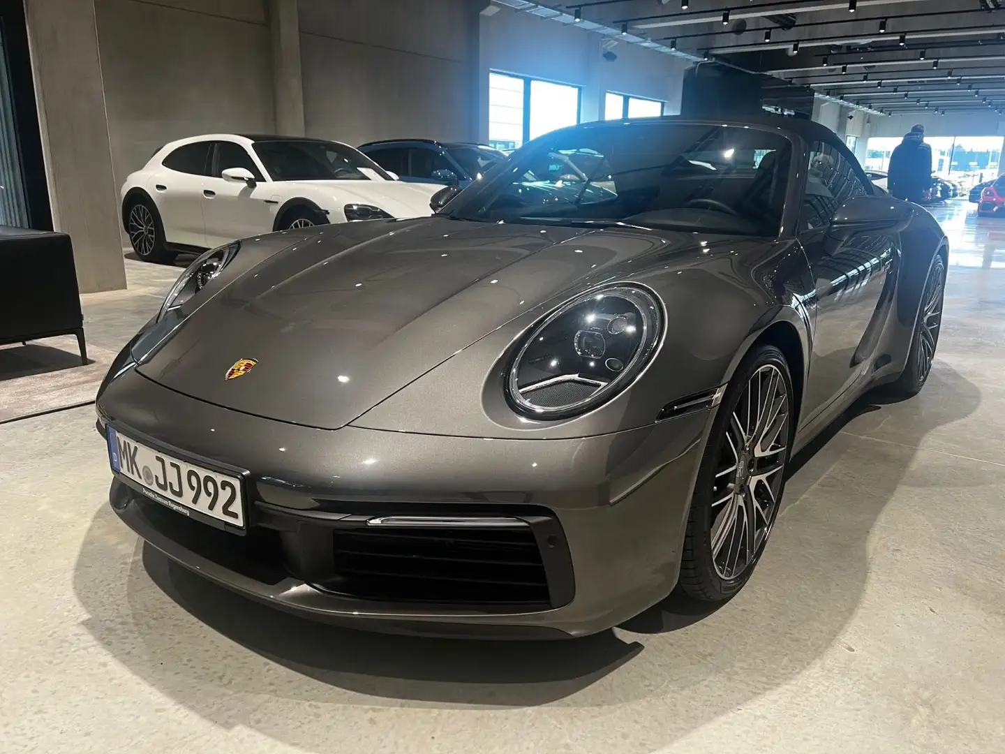 Porsche 992 Carrera Cabrio S Approved bis 11/26 Grau - 2