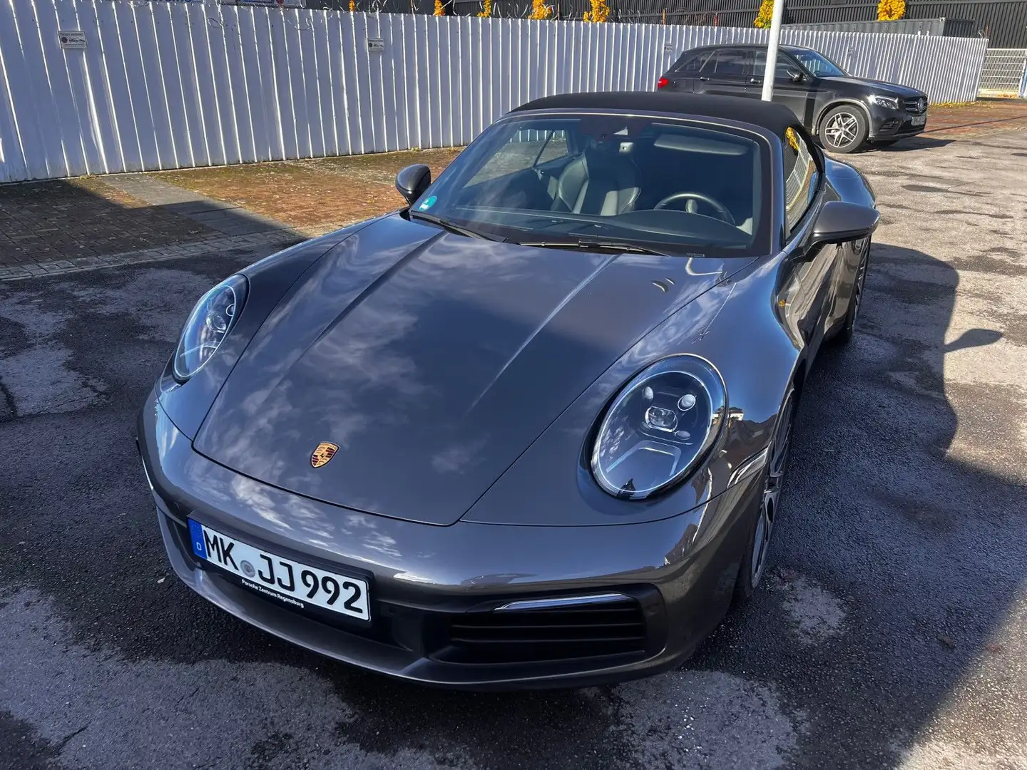 Porsche 992 Carrera Cabrio S Approved bis 11/26 Grau - 1