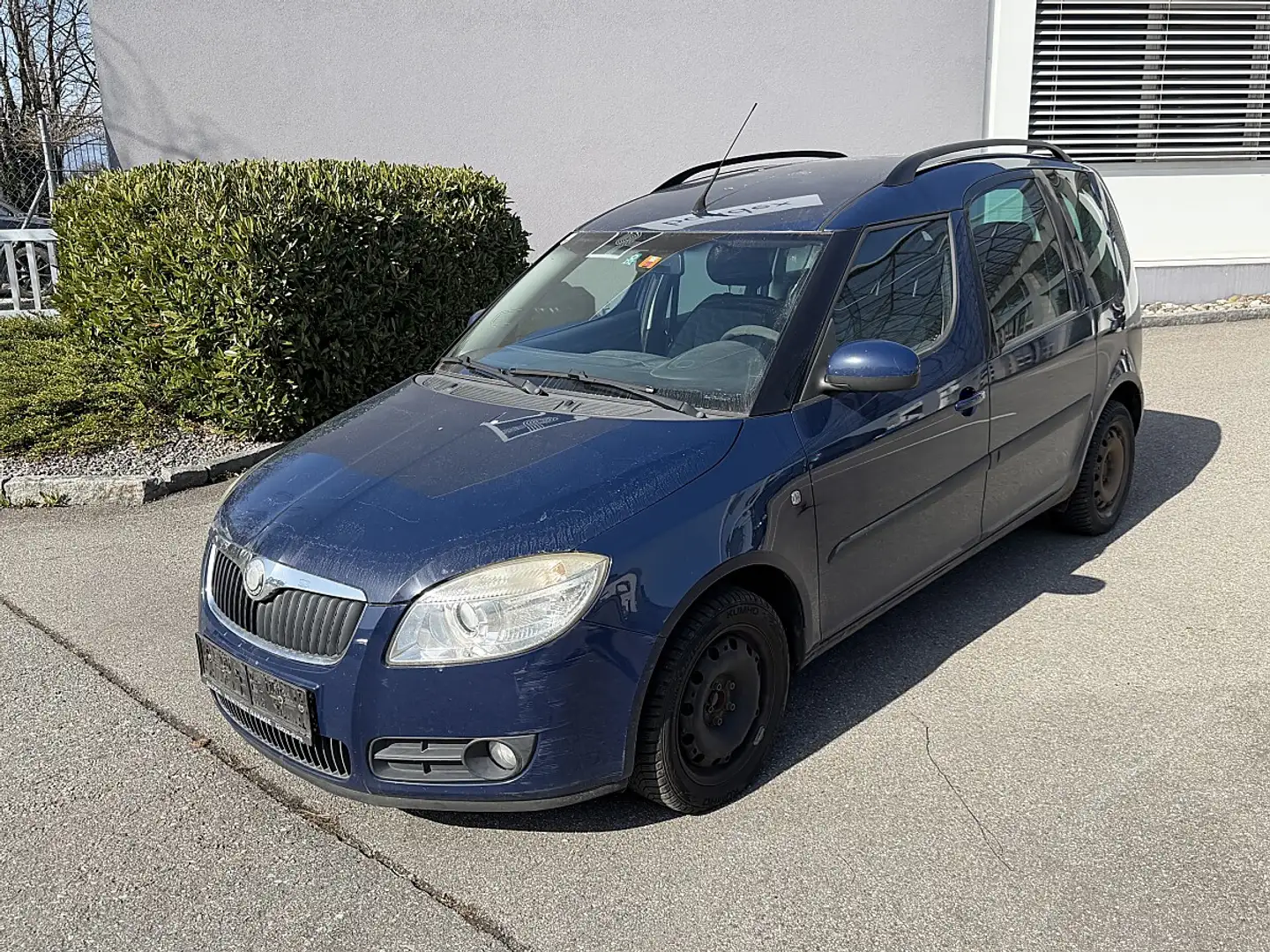 Skoda Roomster Free 1,4 Grau - 1