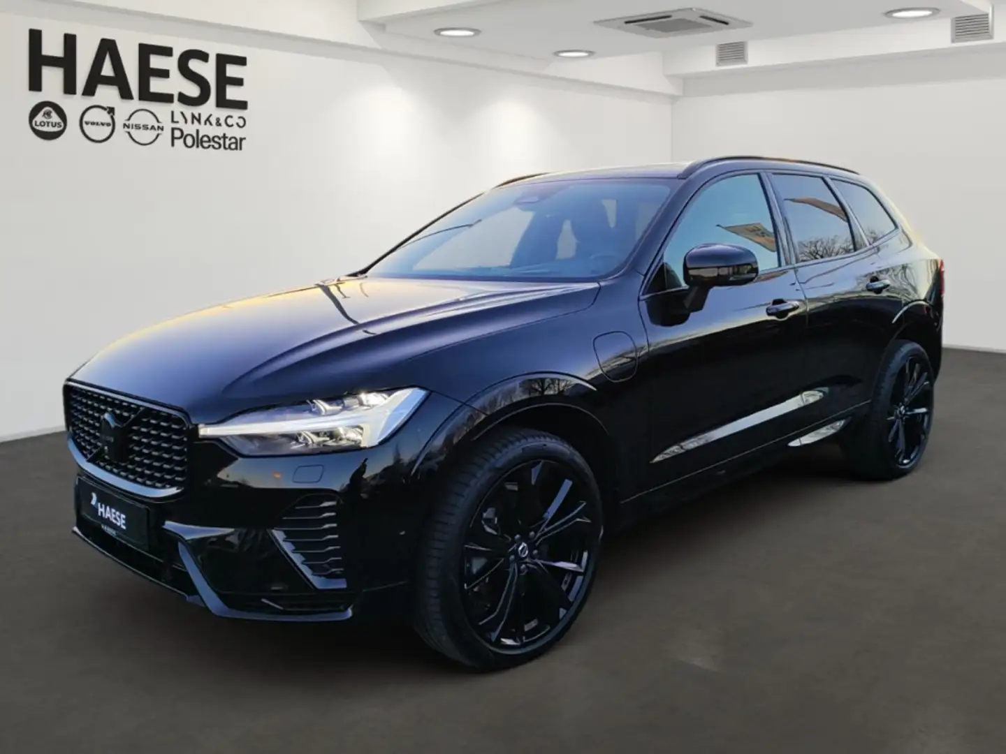 Volvo XC60 T6 Ultra Black Edition Recharge Plug-In Hybrid AWD Schwarz - 1