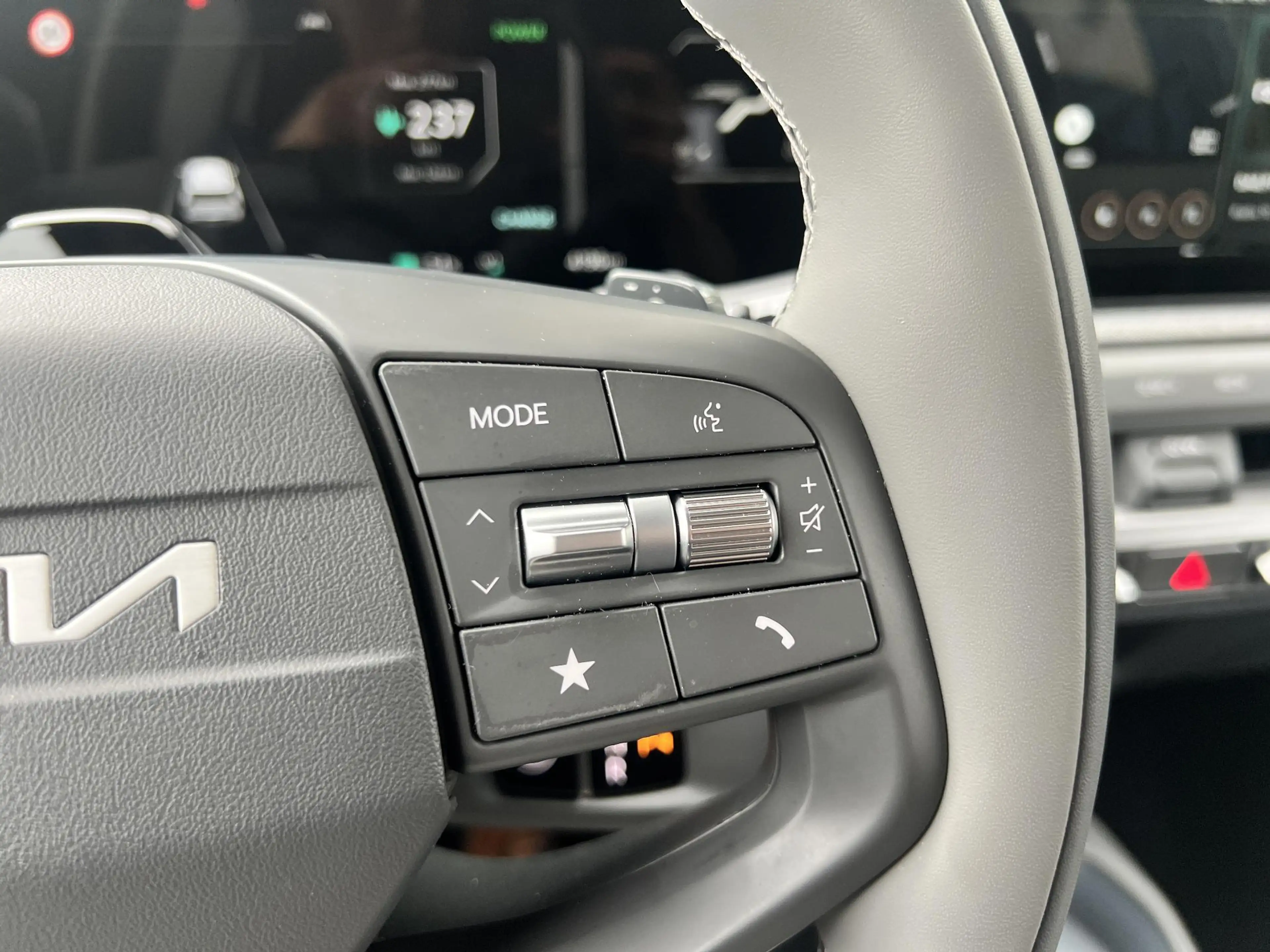 Kia EV3 Plus 58.3 kWh Stoel/Stuur verwarming, Apple Carpla — photo 15