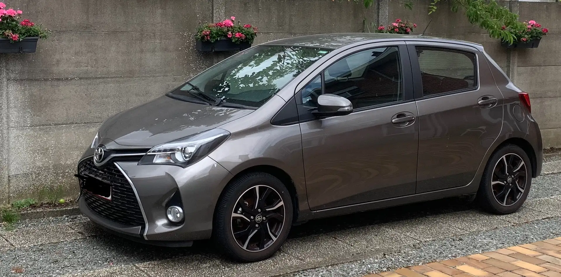 Toyota Yaris Grijs - 1