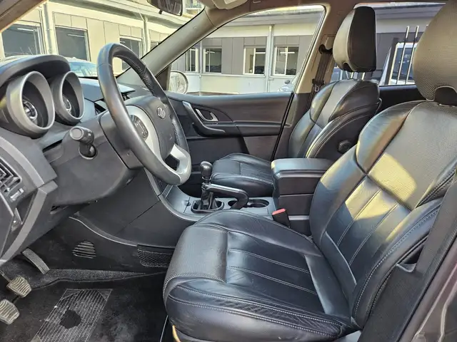Mahindra XUV500 view 7