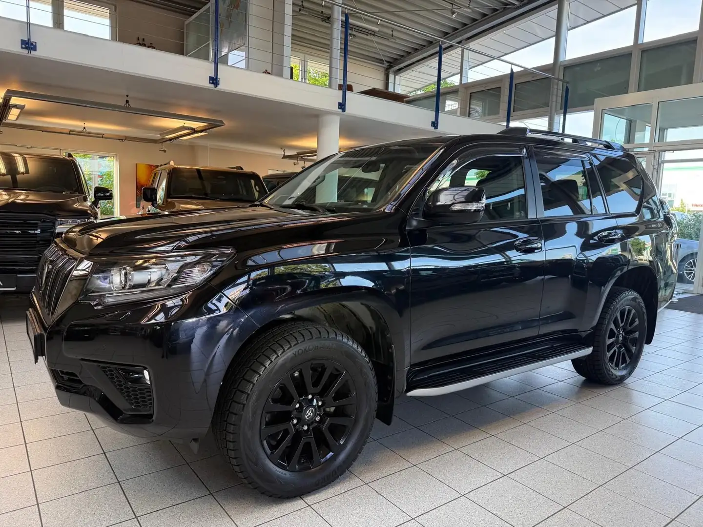 Toyota Land Cruiser 150  "BLACK EDITION"-4xKAMERA-COOL BOX-41.990 Schwarz - 2