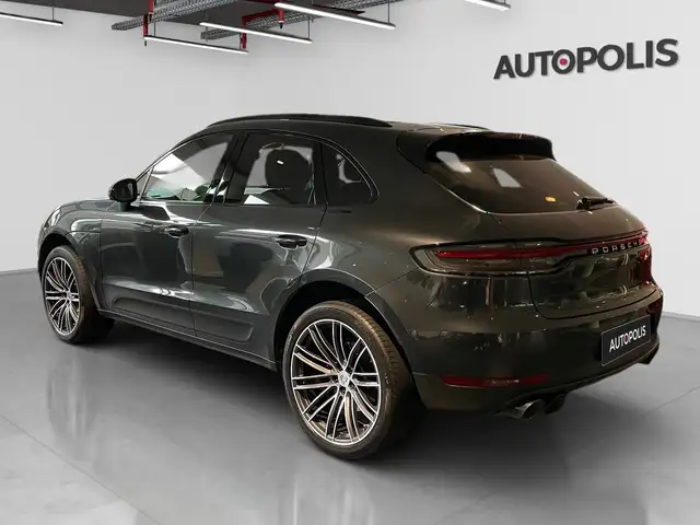 Porsche Macan view 15