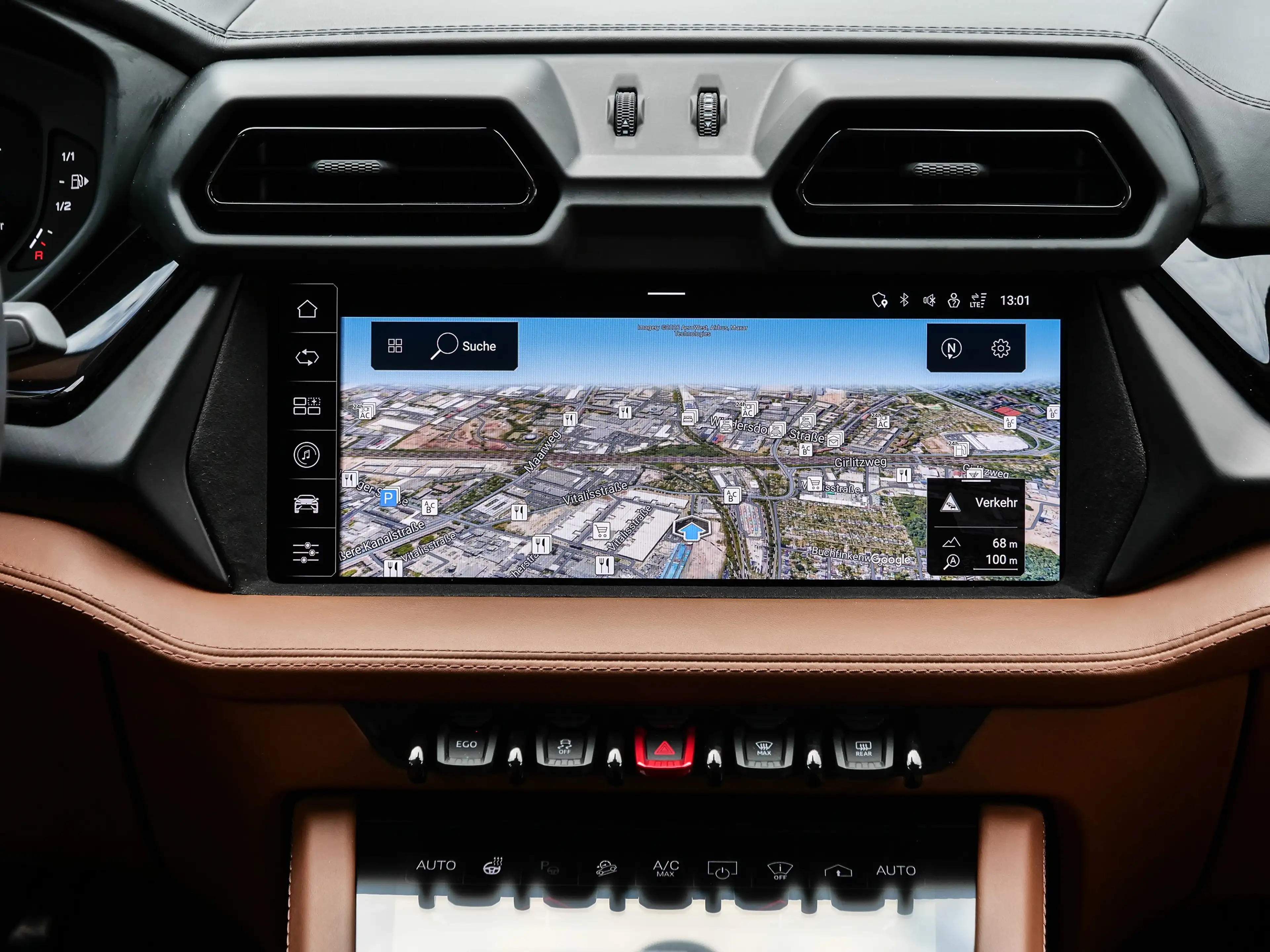 Lamborghini Urus SE Bianco Sapphirus, Panoramic Roof — photo 13