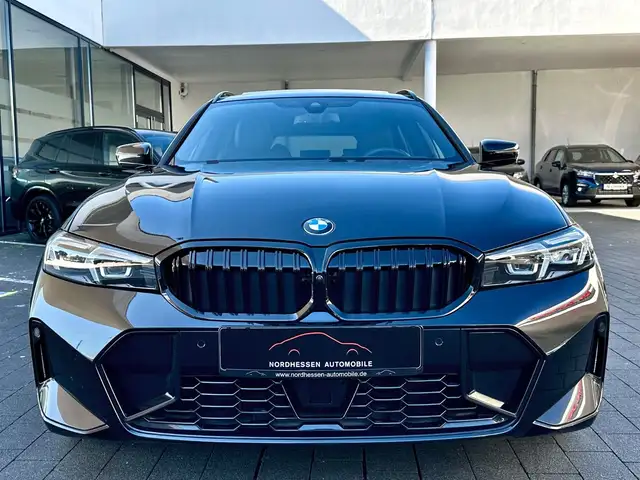 BMW 3 Series view 5