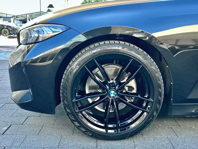 BMW 3 Series view 9